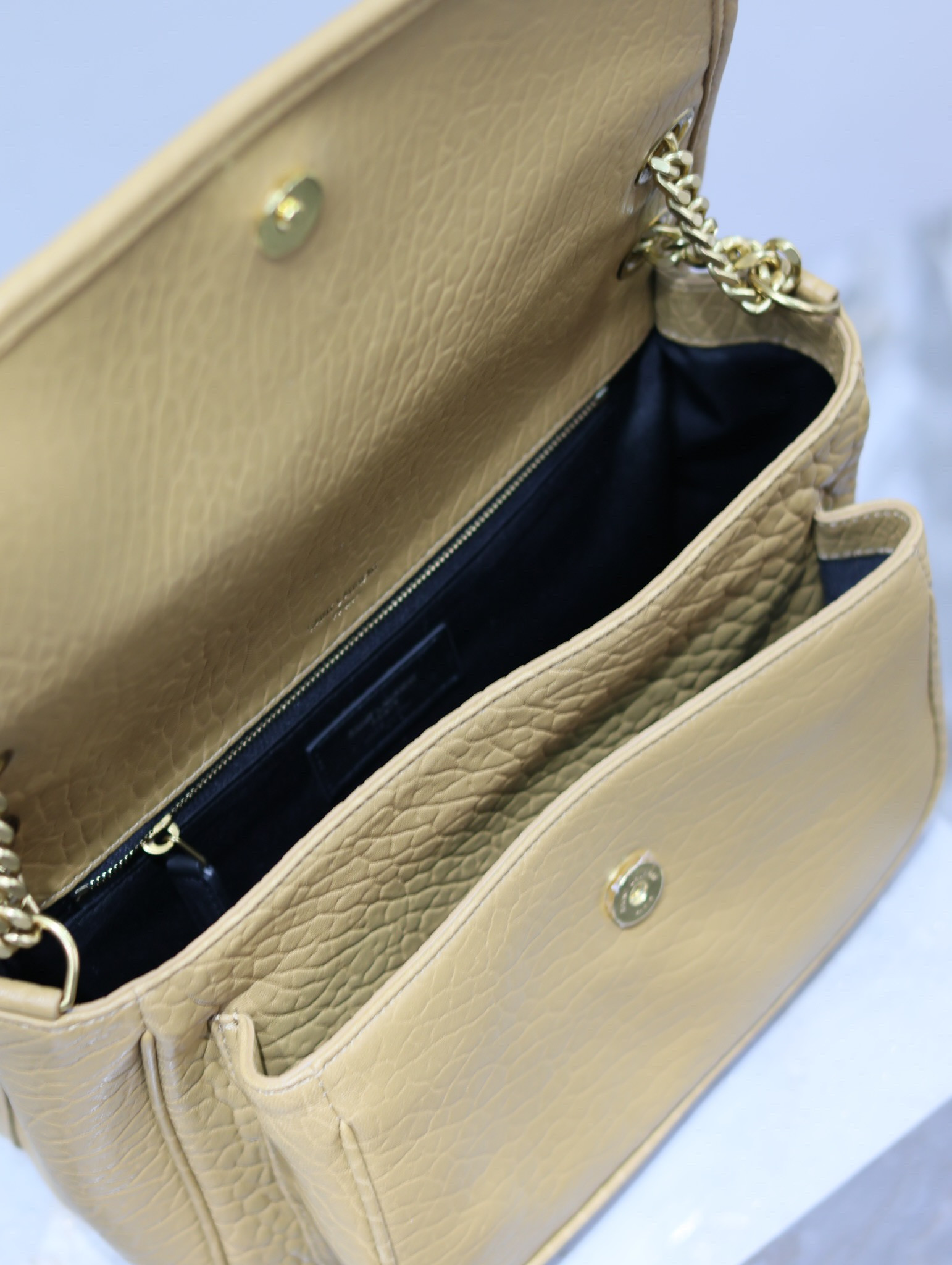 Y51 NIKI MEDIUM IN VINTAGE LEATHER DARK CORK 11 X 7.8 X 3.3 INCHES