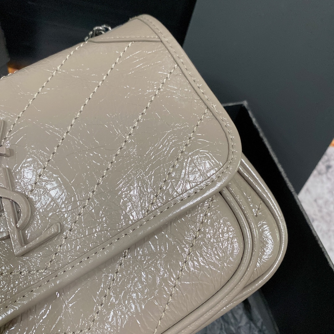 Y51 NIKI BABY IN VINTAGE LEATHER LIGHT GRAY 8.2 X 6 X 2.9 INCHES