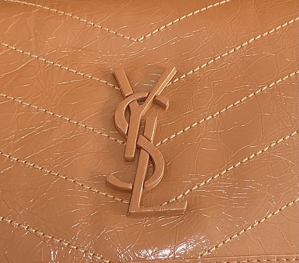 Y51 NIKI MEDIUM IN VINTAGE LEATHER LIGHT CARAMEL 11 X 7.8 X 3.3 INCHES