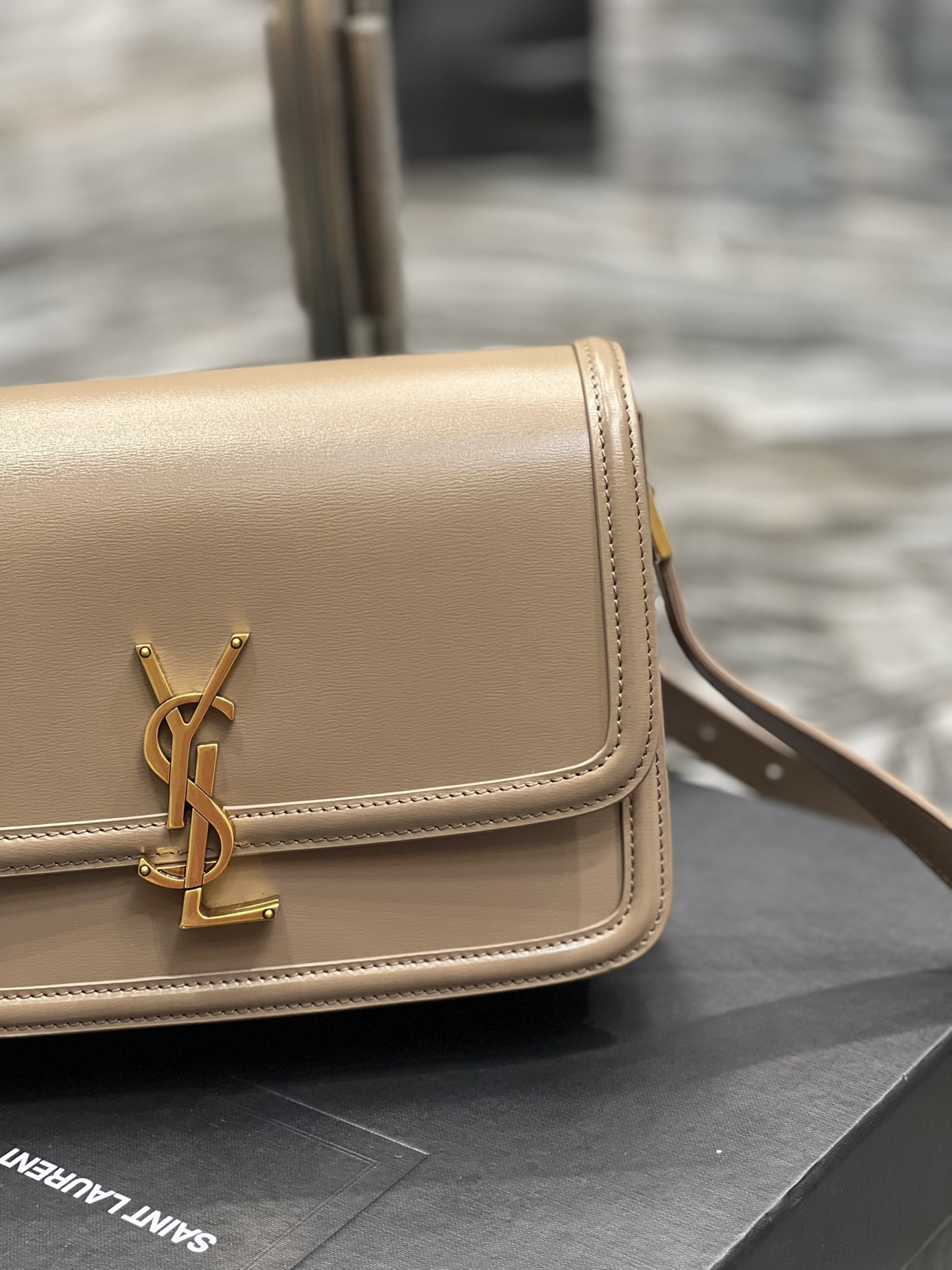 Y51 SOLFERINO MEDIUM SATCHEL IN BOX Sa1nt Lau*nt PINK 9.1 X 6.3 X 2.4 INCHES