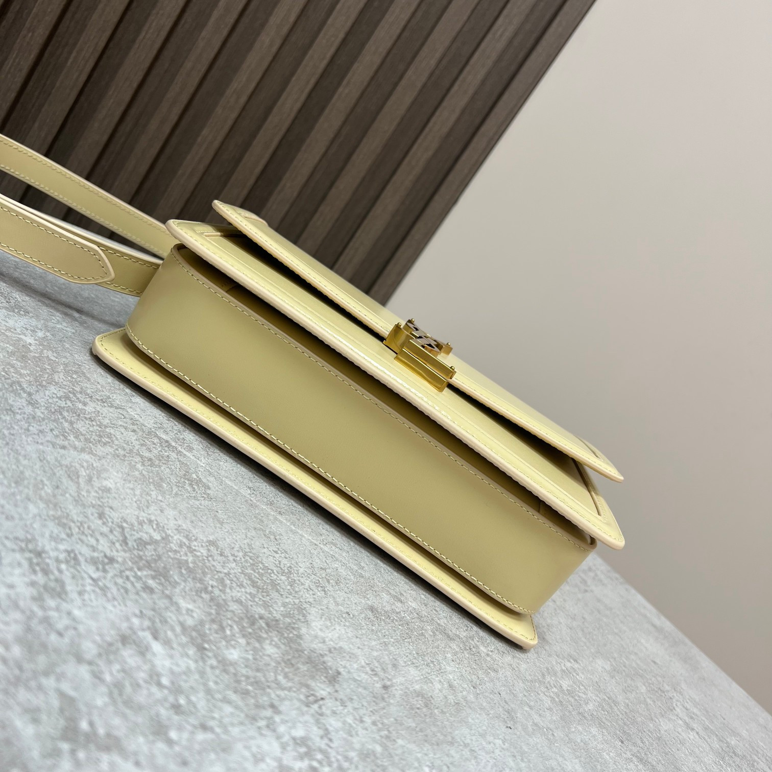 Y51 SOLFERINO MEDIUM SATCHEL IN BOX Sa1nt Lau*nt YELLOW 9.1 X 6.3 X 2.4 INCHES