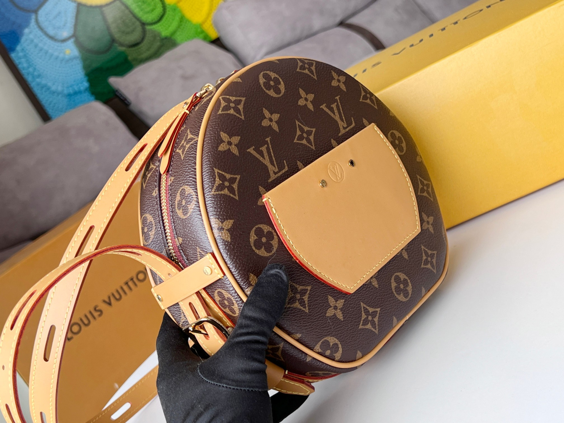 LV BOITE CHAPEAU SOUPLE M52294