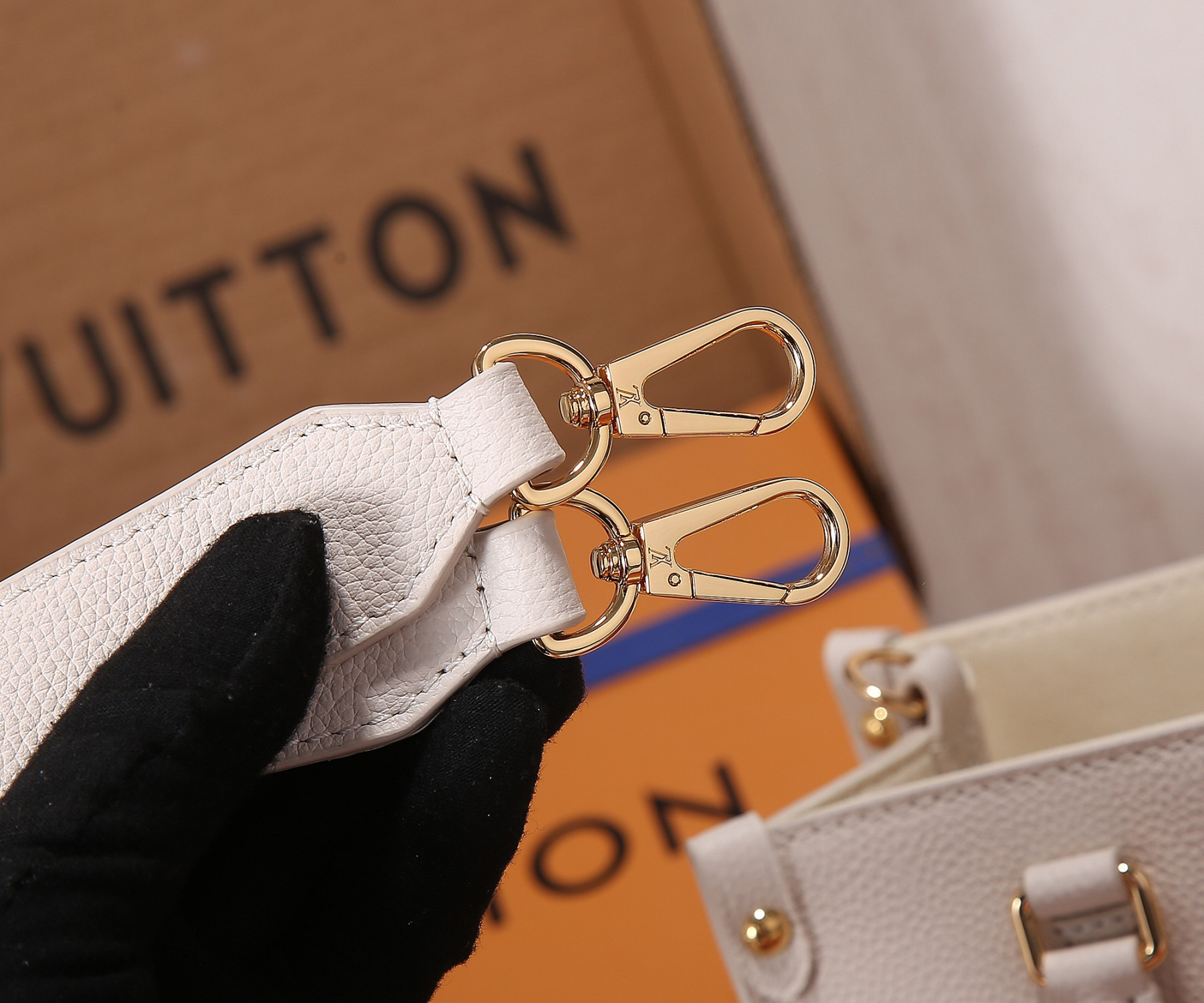 LV M23637 Lock & Go 9.6 x 7.5 x 4.1 inches