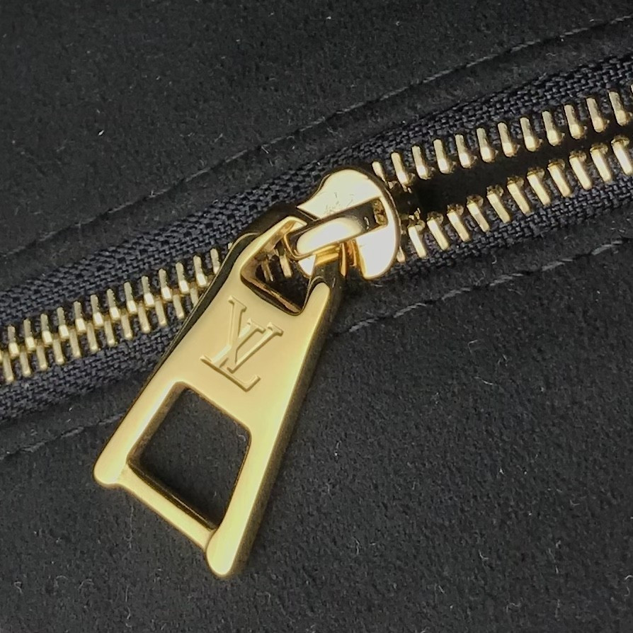LV M46733 OnTheGo PM 25 x 19 x 11.5 cm