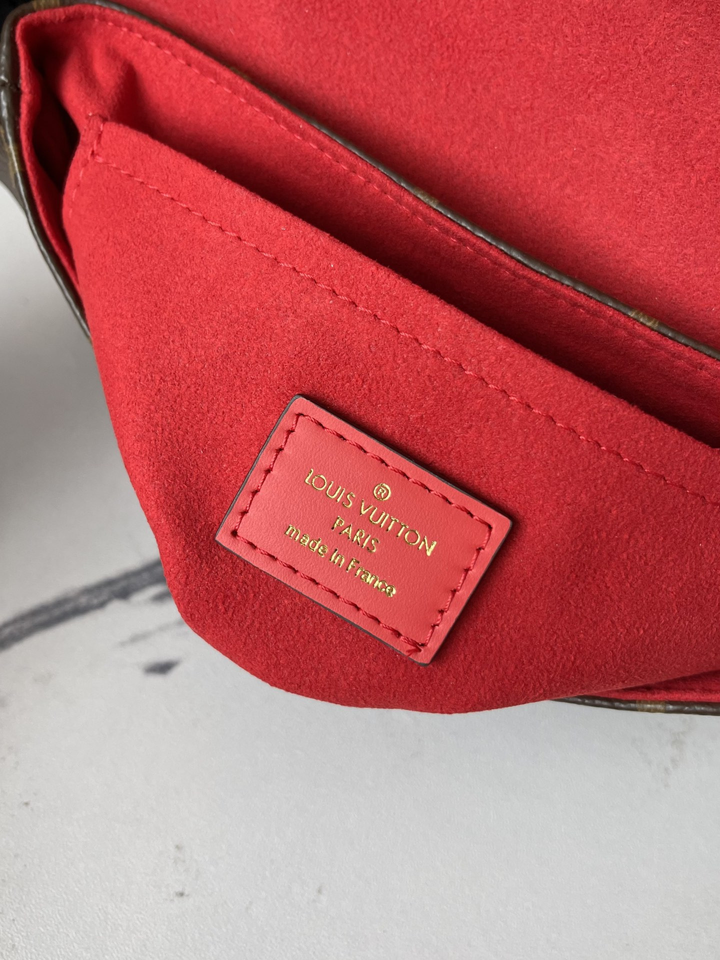 LV Locky BB M44322 7.9 x 6.3 x 3 inches