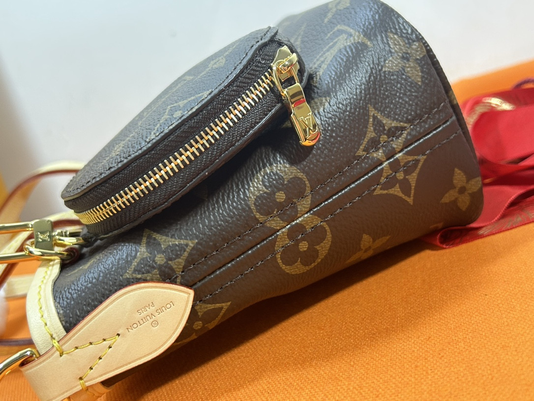 LV M46701 neverfull bb 9.4 x 5.5 x 3.5 inches