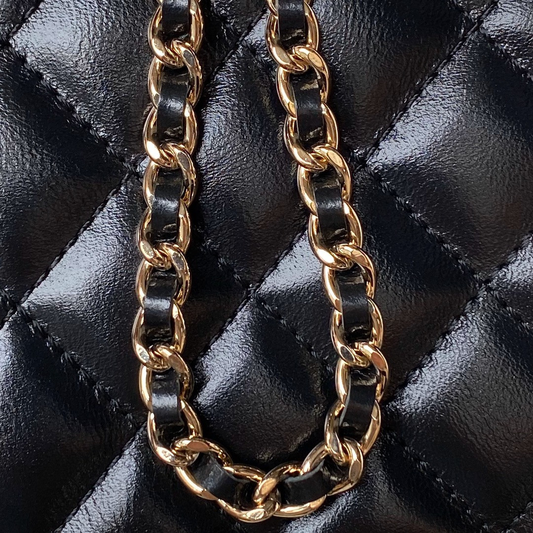 Ch**el 24P CHAIN LEATHER SQUARE BOX SHOULDER BAG 16x10x8cm