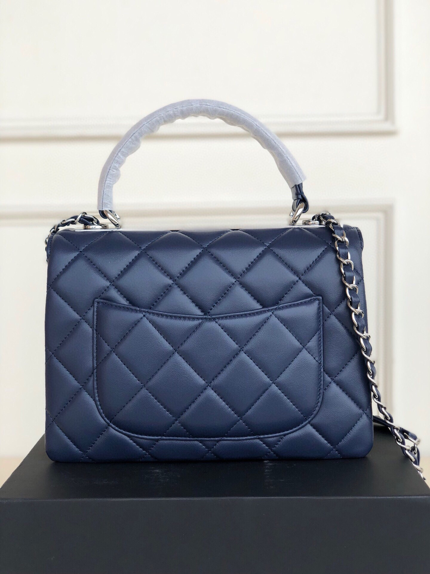 Ch**el FLAP BAG WITH TOP HANDLE 6.6 × 9.8 × 4.7 in