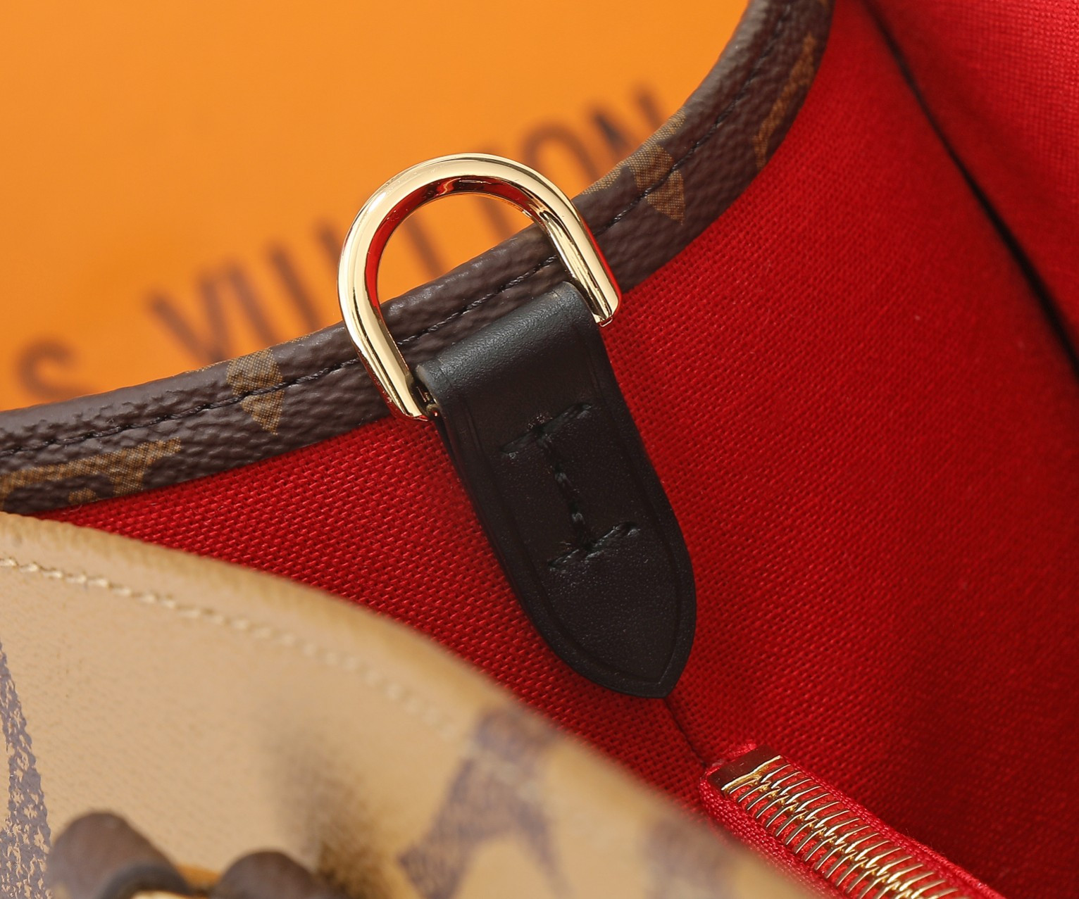 LV OnTheGo Voyage  M46823 16.9 x 13 x 7.3 inches