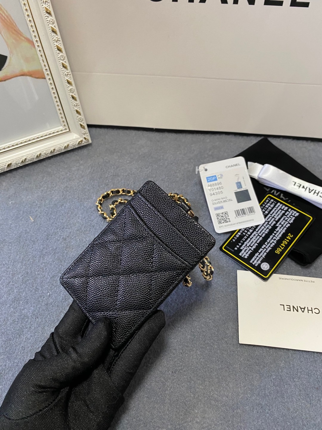 Ch**el CARD HOLDER 10.5 x7 x 0.5cm