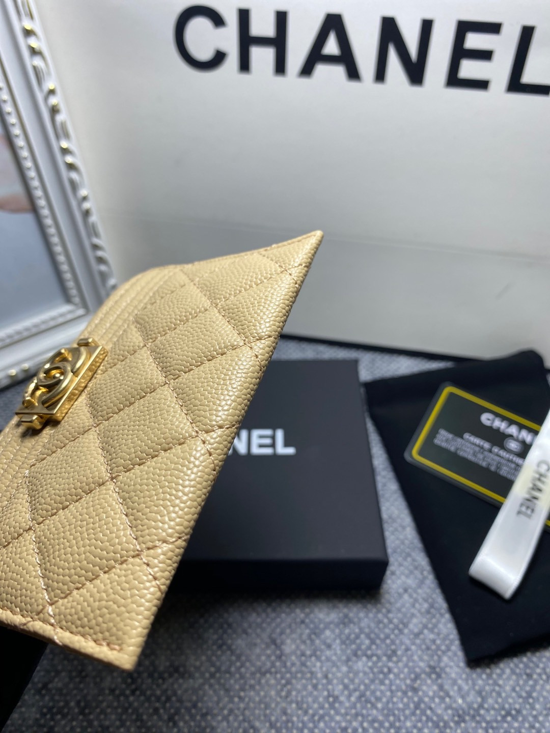Ch**el CARD HOLDER 10cm