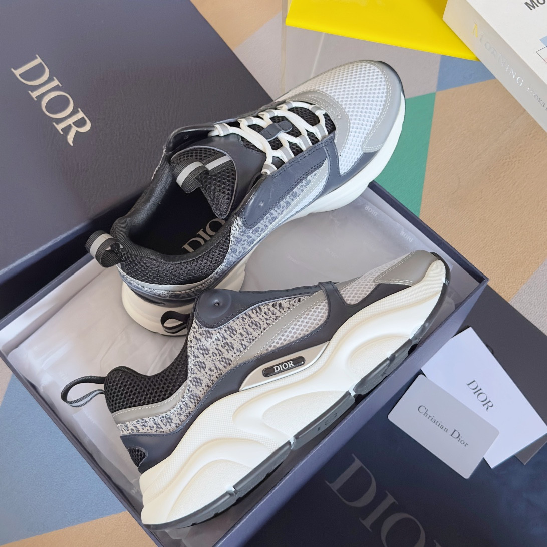 UA D10r B22 gray Sneaker