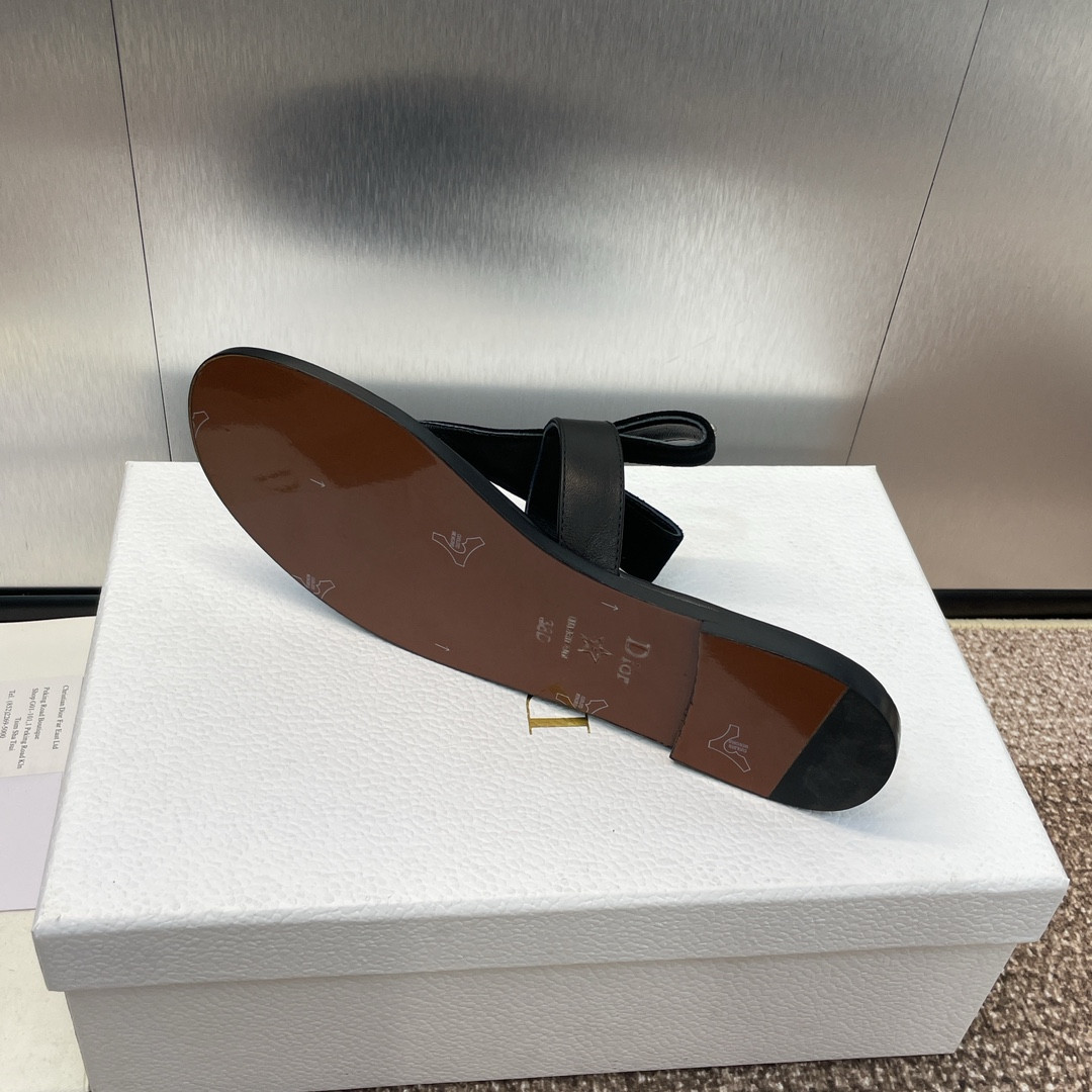 UA D10r Slide 24SS