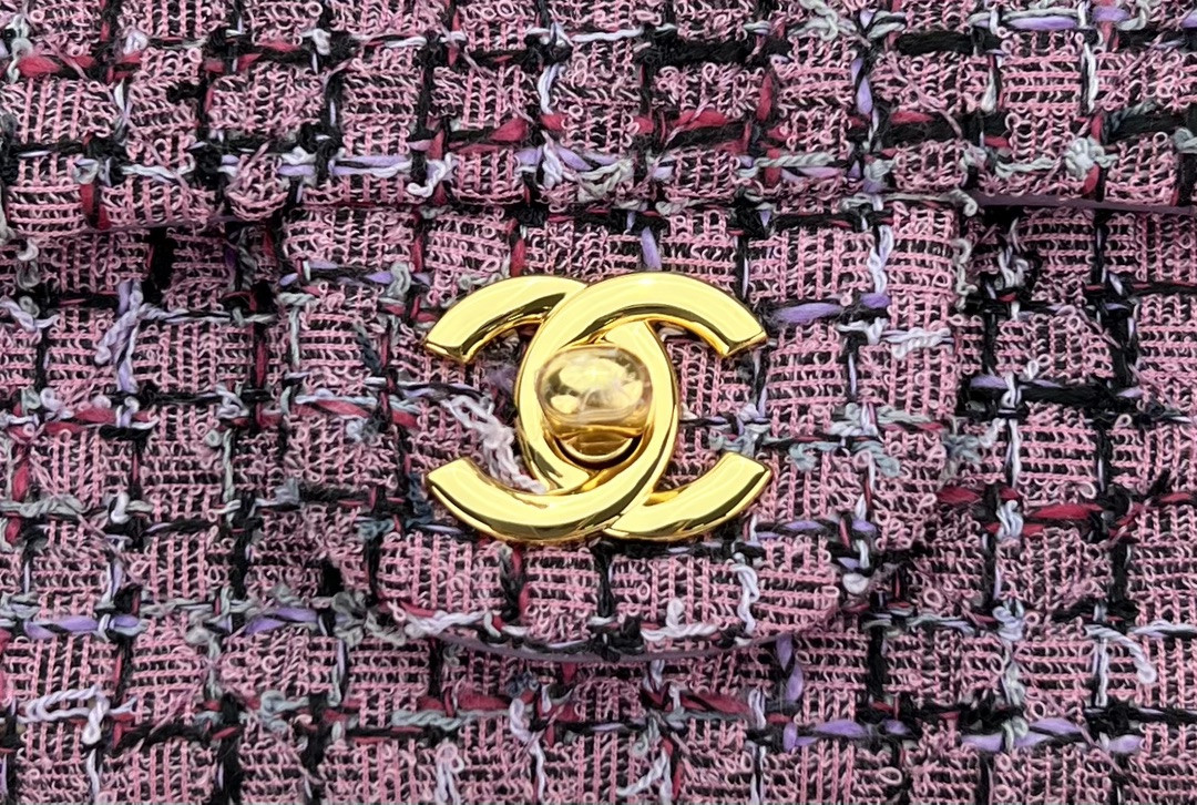 Ch**el MINI CLASSIC 11.12 HANDBAG Tweed & Gold-Tone Metal 4.7 × 7.8 × 2.3 in