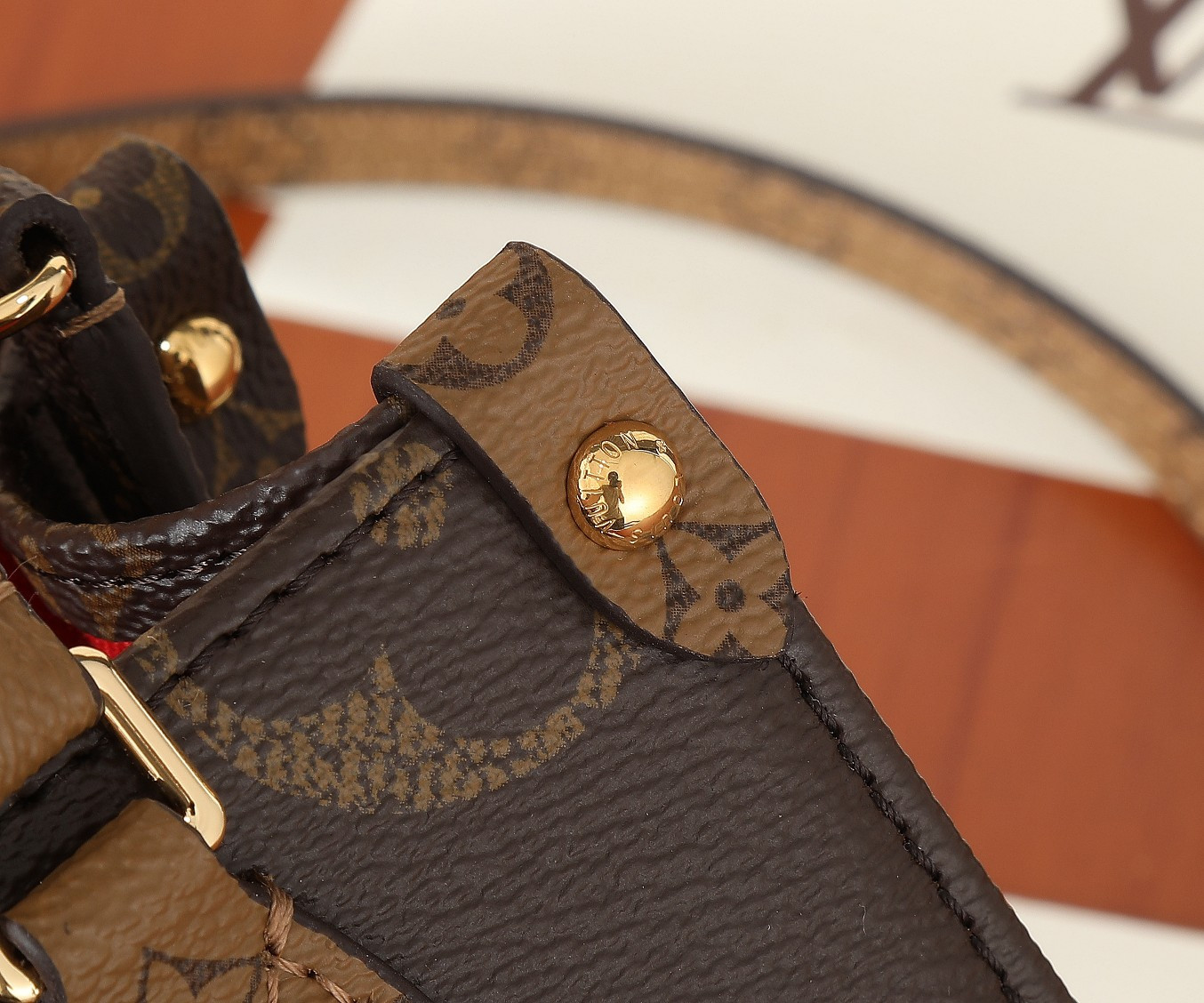 LV  OnTheGo BB M46839 7.1 x 5.9 x 3.3 inches