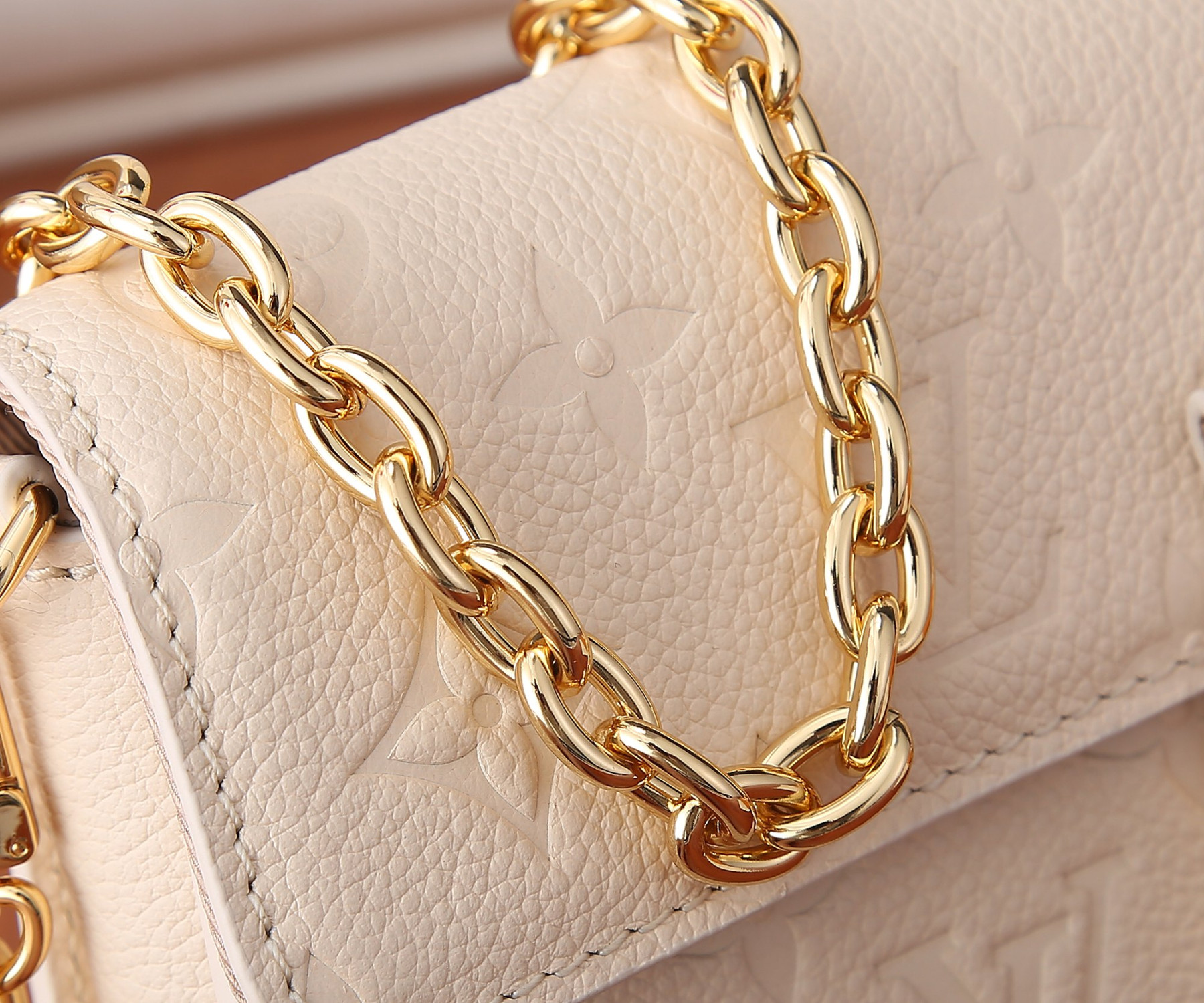 LV Wallet On Chain Métis   M82636   7.5 x 4.3 x 2.2 inches