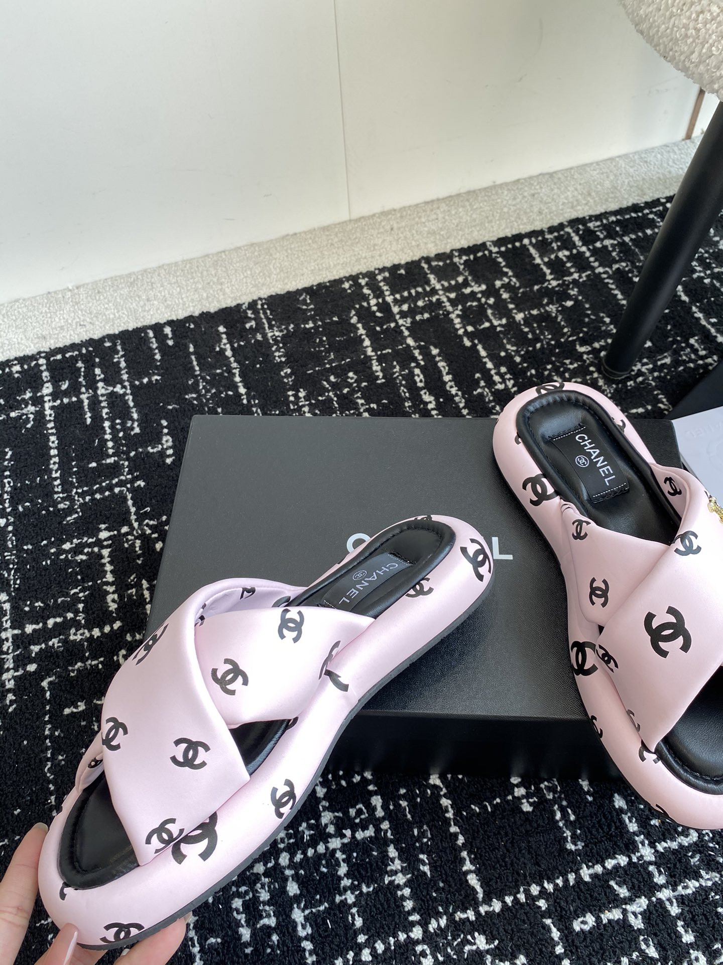 UA Ch**el SLIPPERS