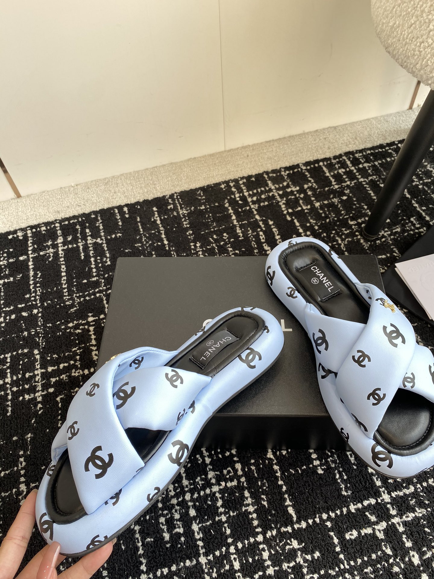 UA Ch**el SLIPPERS