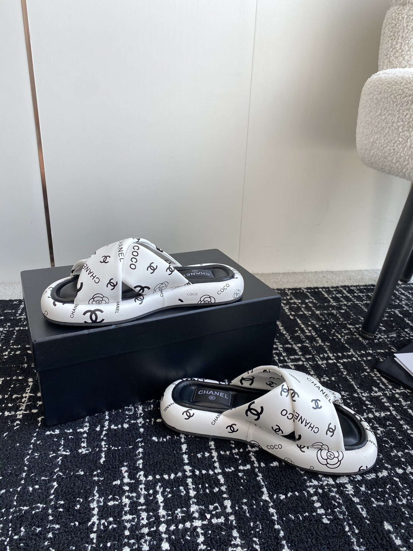 UA Ch**el SLIPPERS