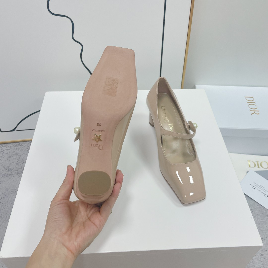 UA Jolie D10r Pump