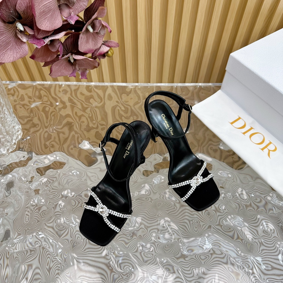 UA D10r Slingback Pump