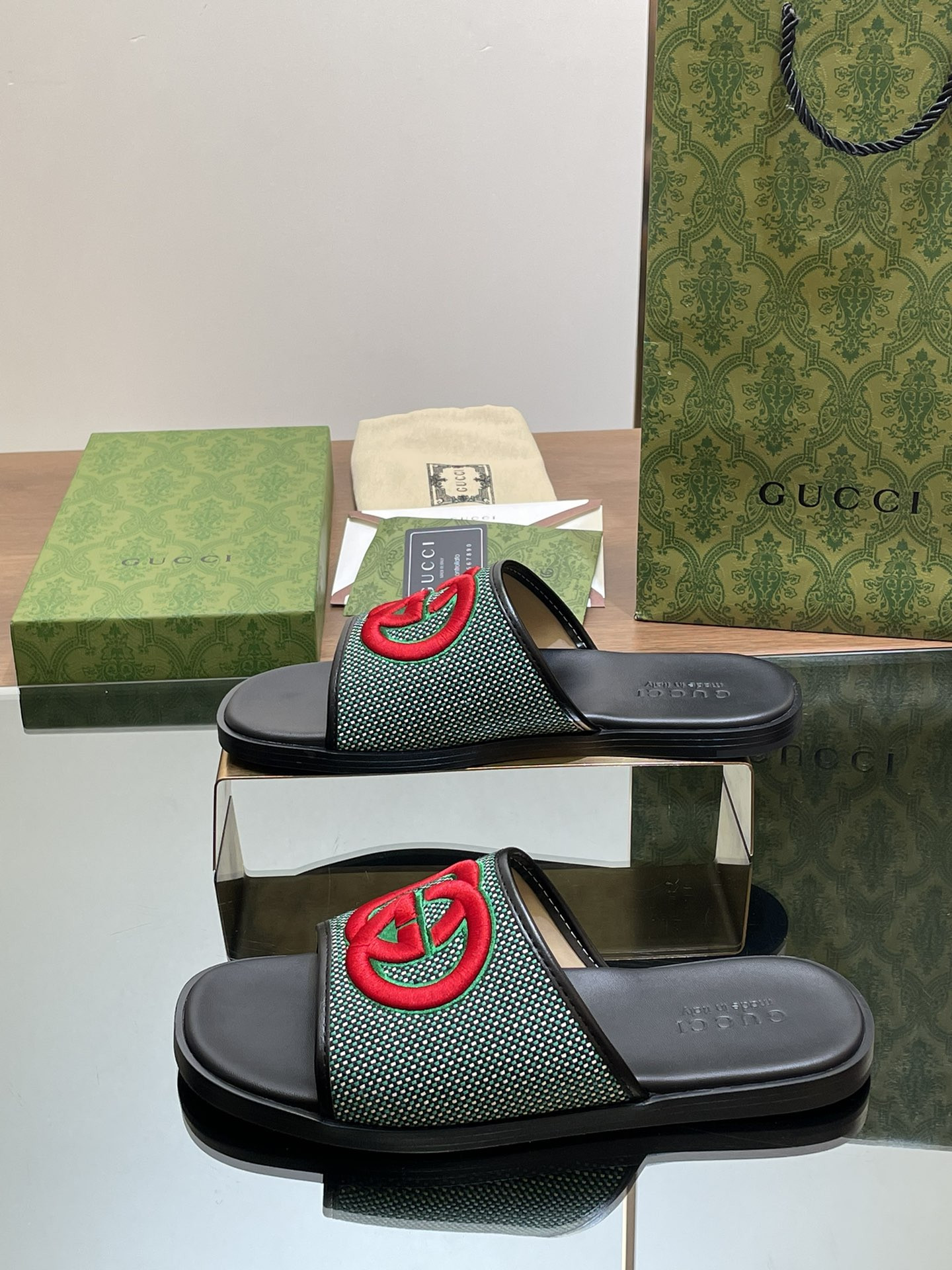 UA Gvc*1 INTERLOCKING G SLIDE SANDAL