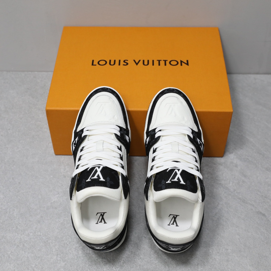 UA LV Trainer Sneaker
