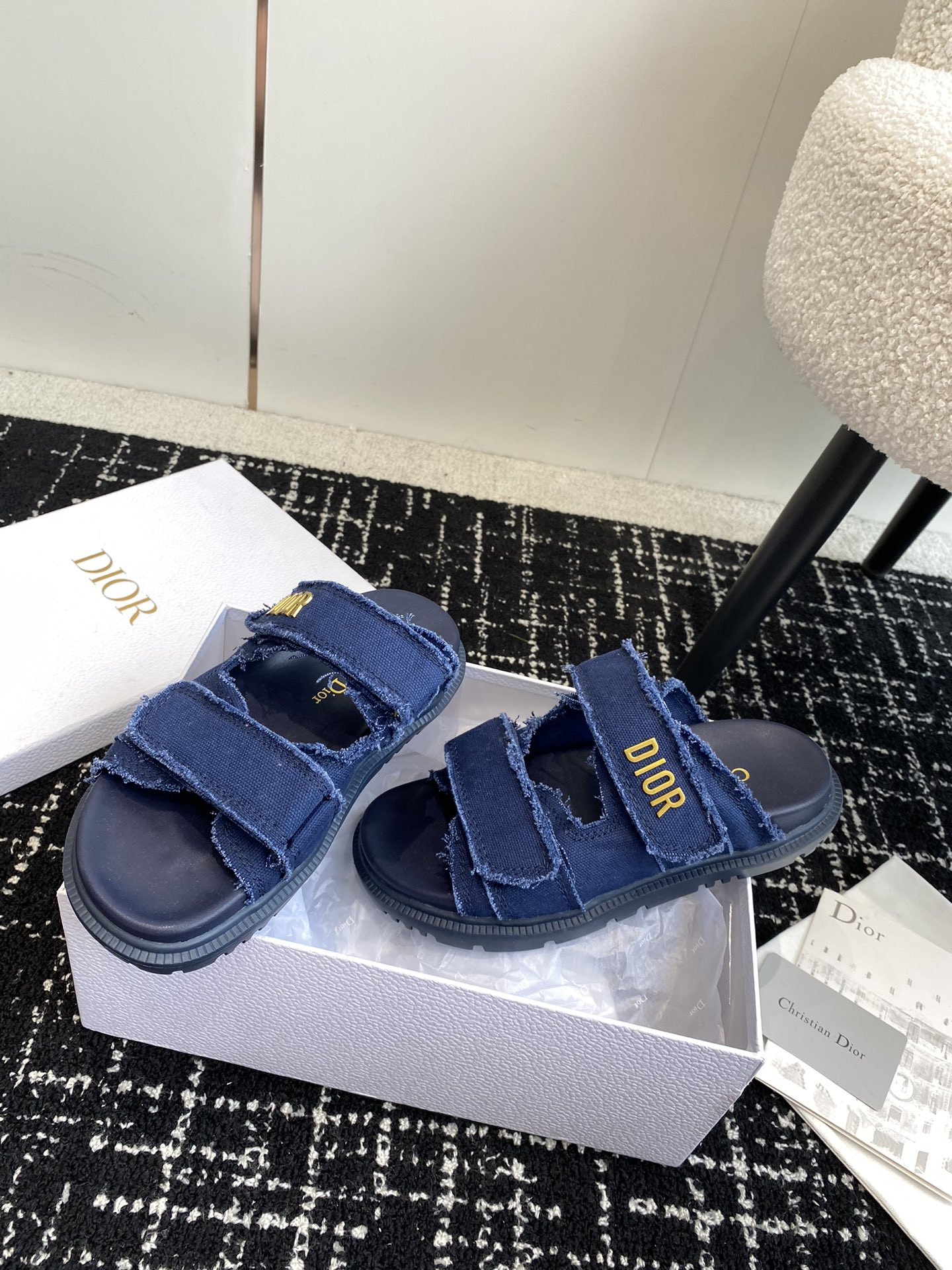 UA D10ract Slide