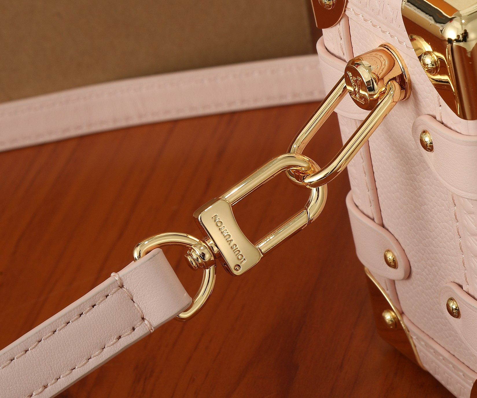 LV Side Trunk PM M25071 7.1 x 4.9 x 3.1 in