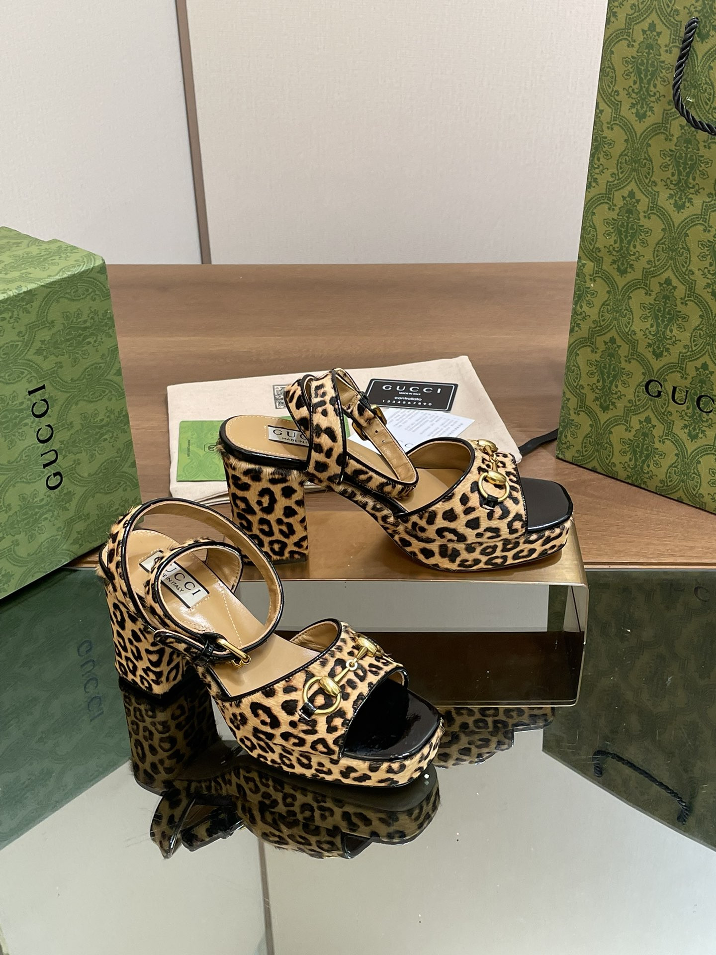 UA Gvc*1 HORSEBIT PLATFORM SANDAL