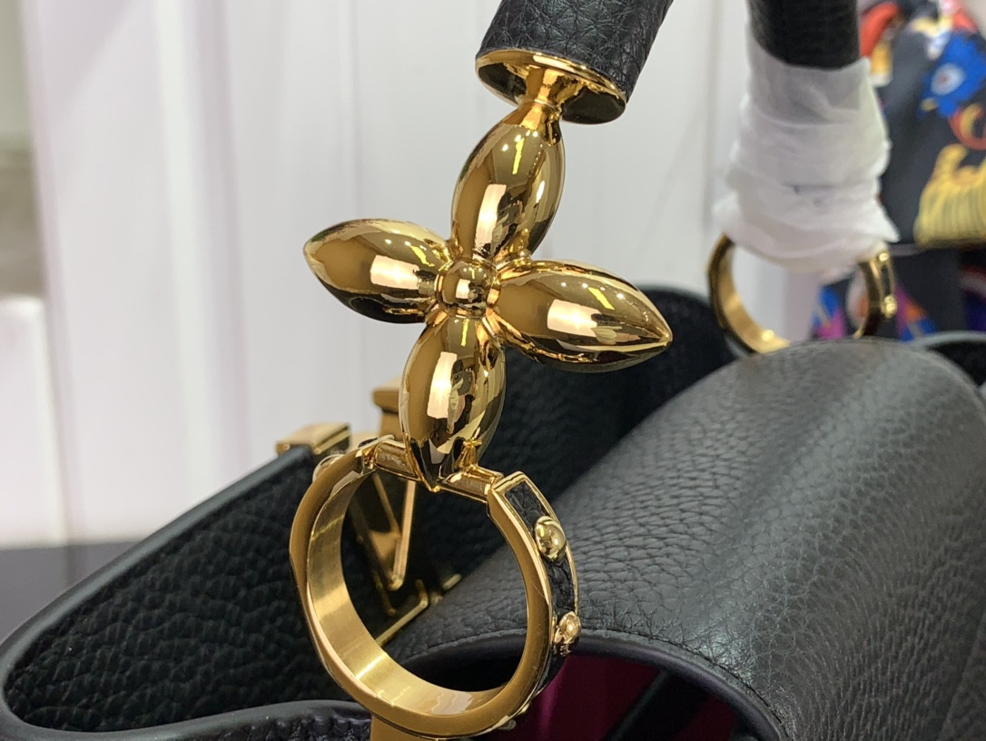 LV Capucines BB M24698 27x18x9 cm