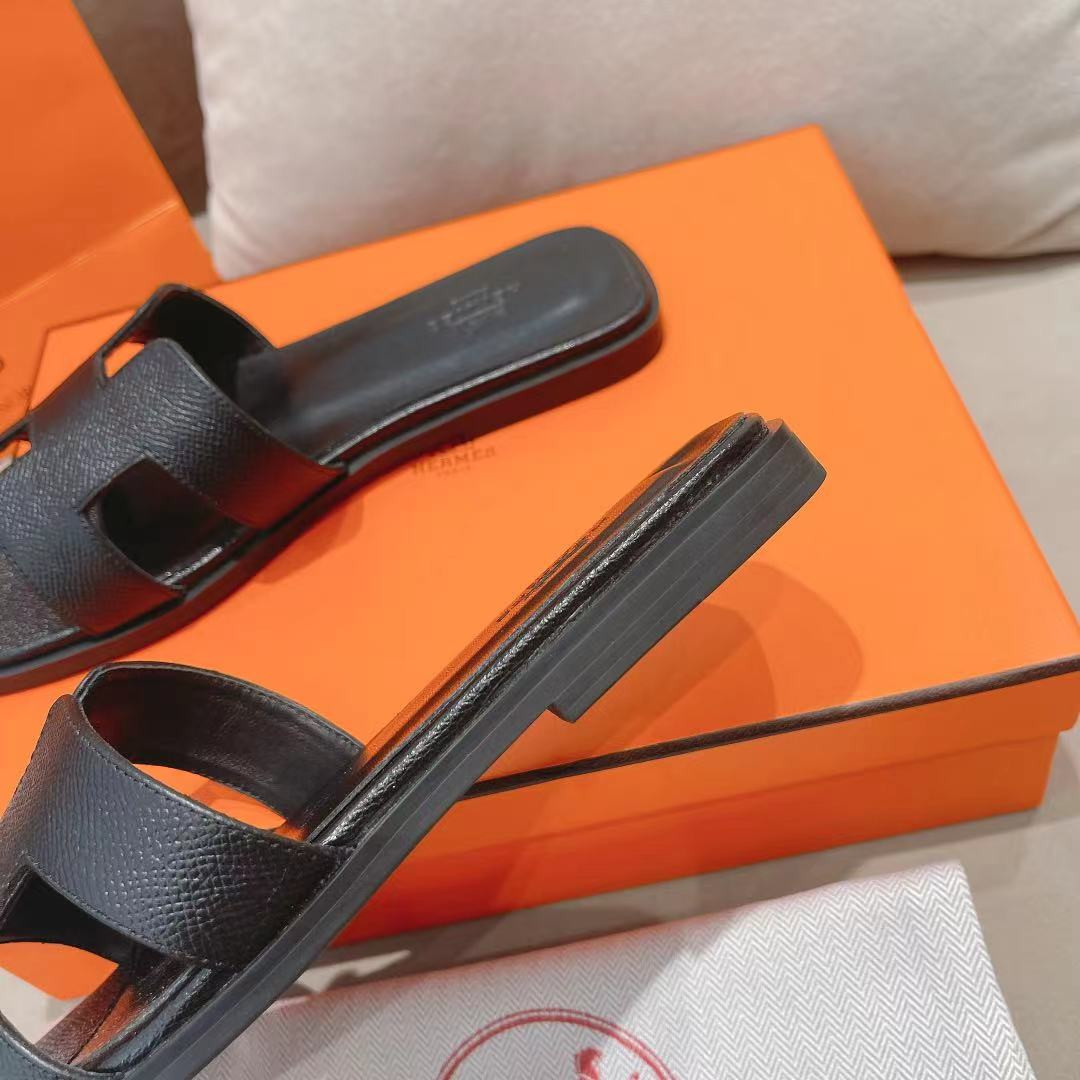 UA H**me5 Oran sandal