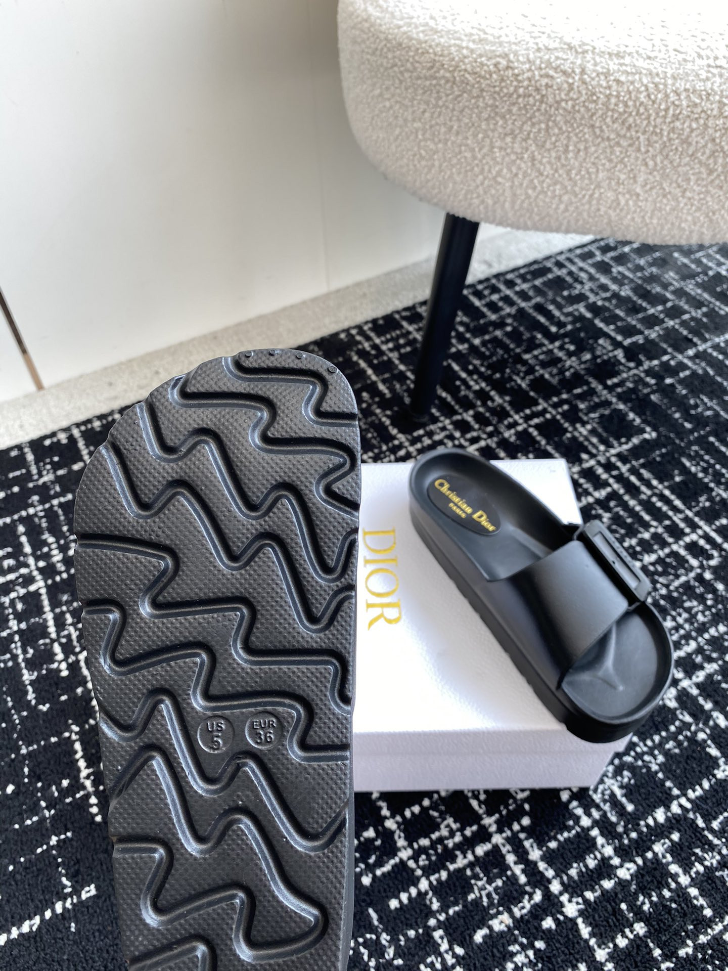 UA D10r Slide Black