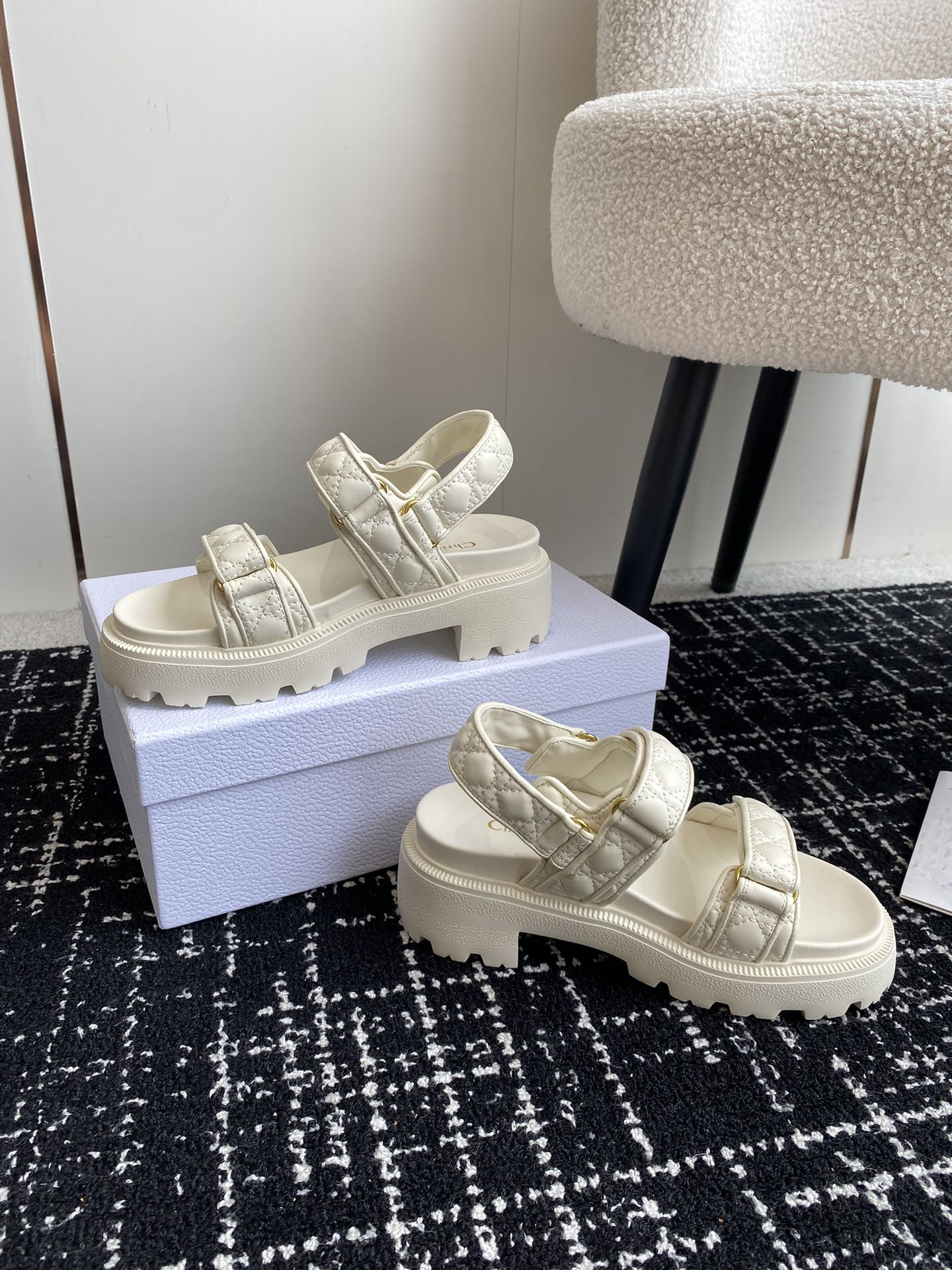 UA D10ract Platform Sandal