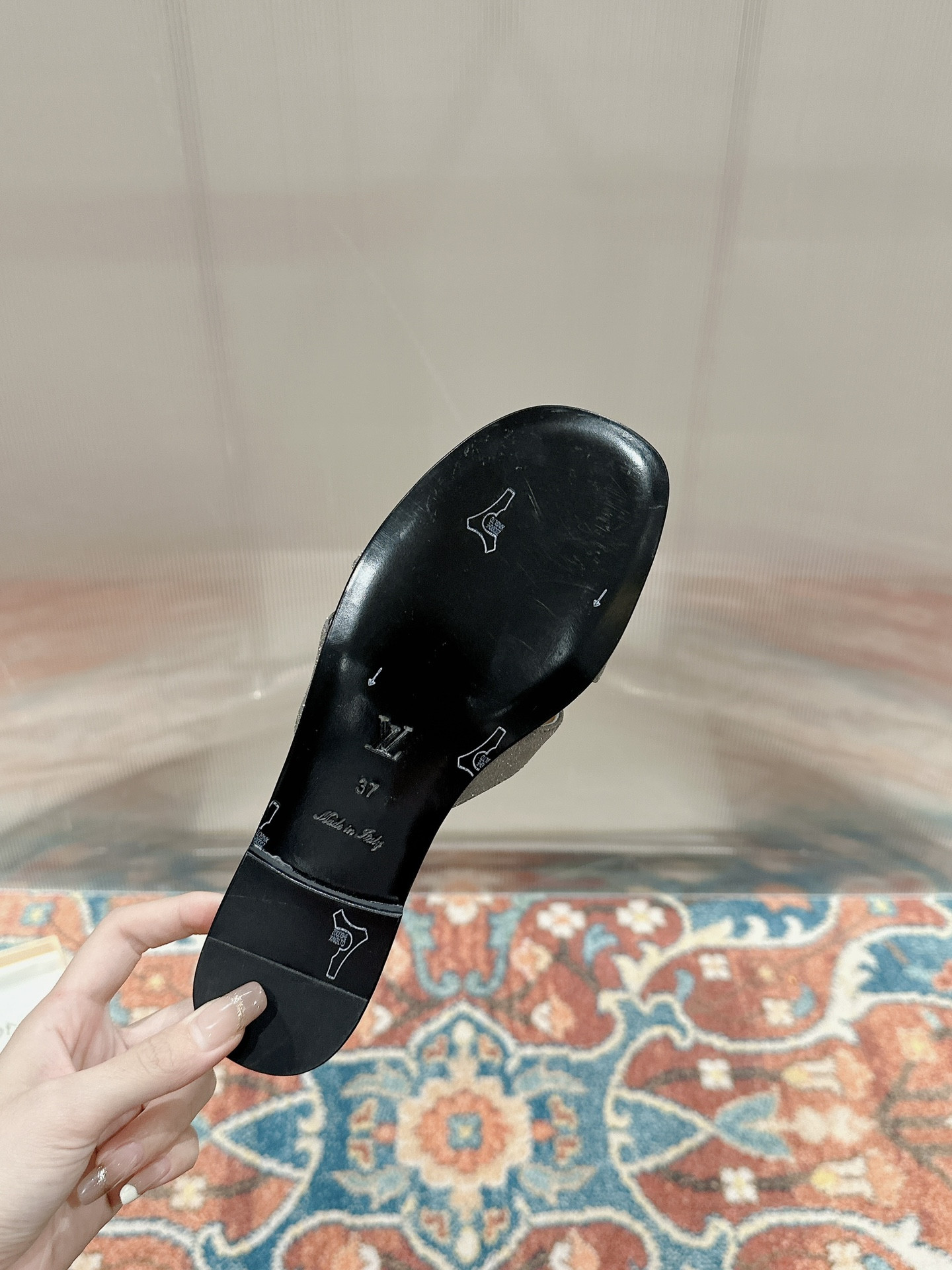 UA LV Flat Mule
