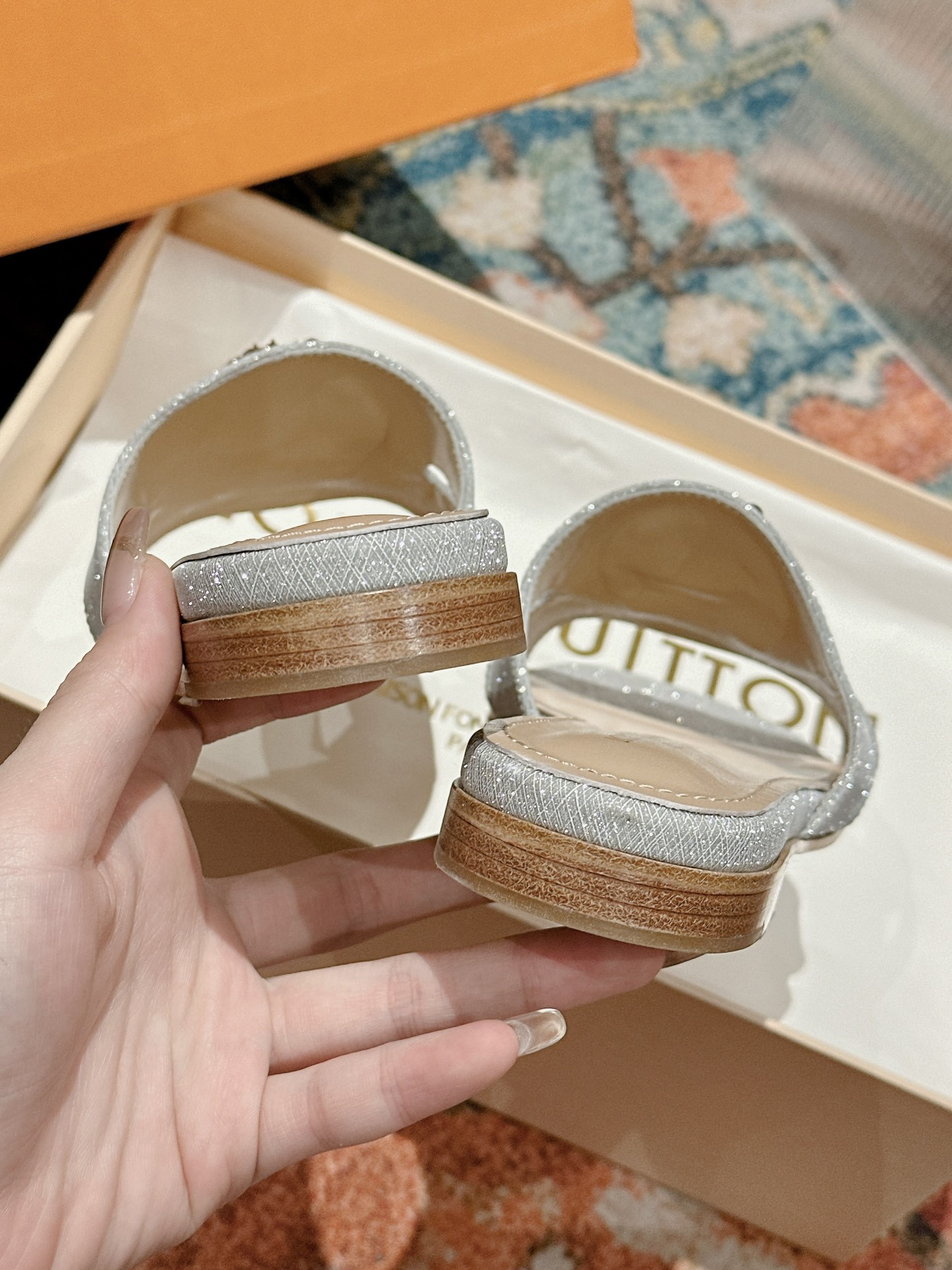 UA LV Flat Mule