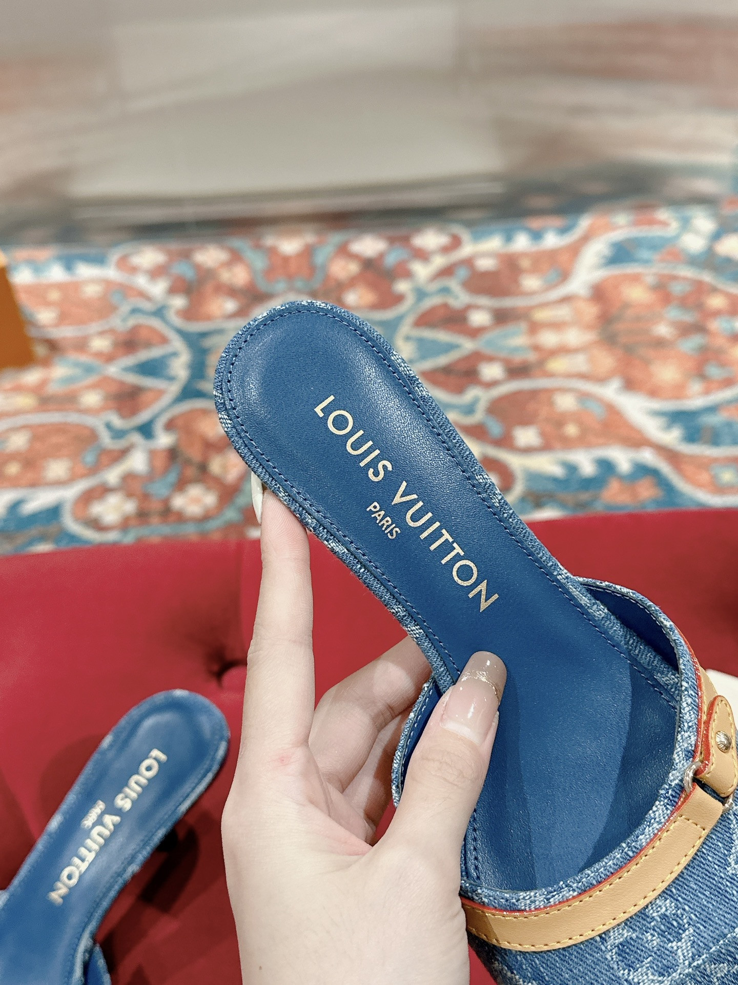 LV Helios Slide