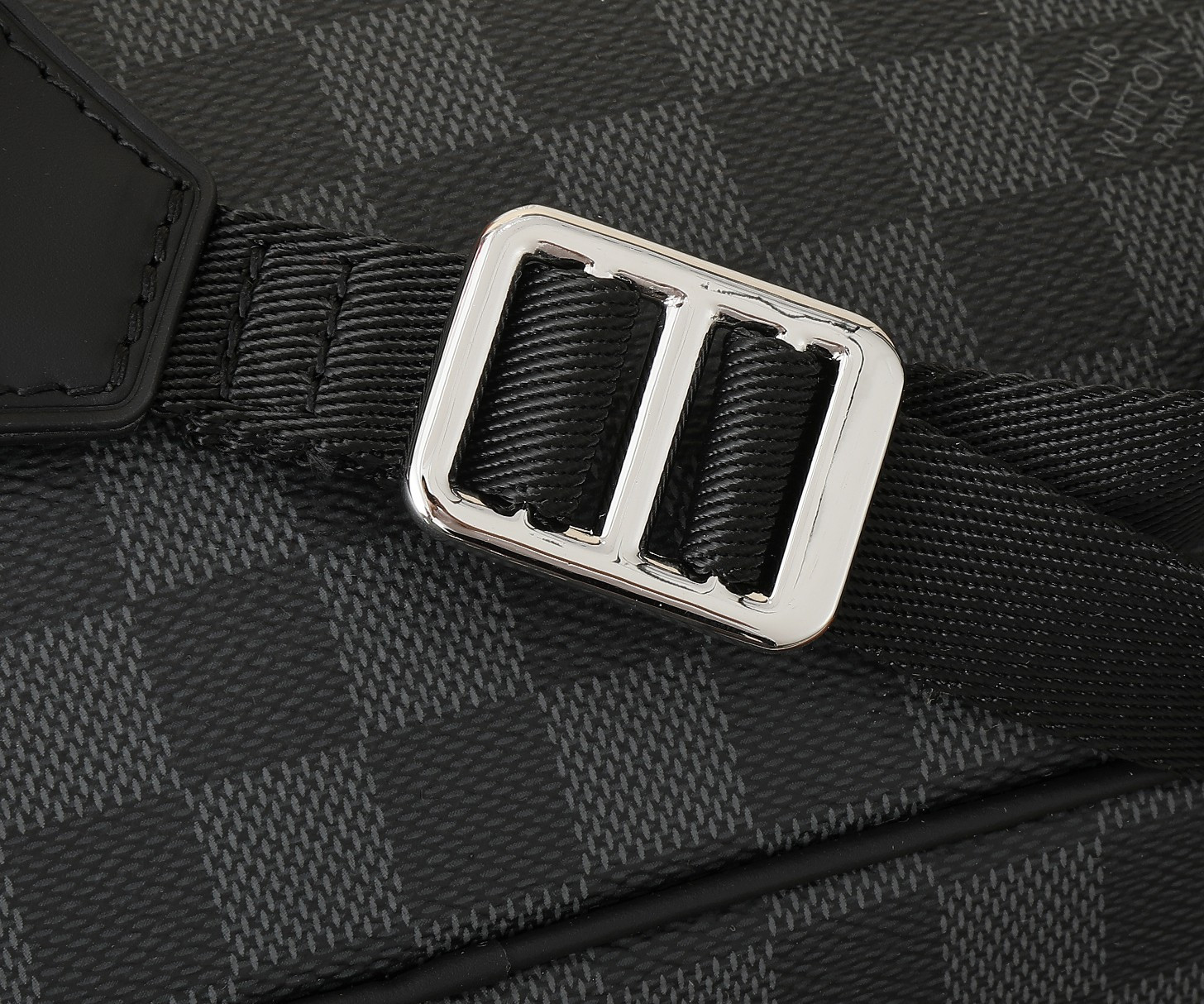 LV Christopher MM N41379 15 x 17.3 x 4.9 inches