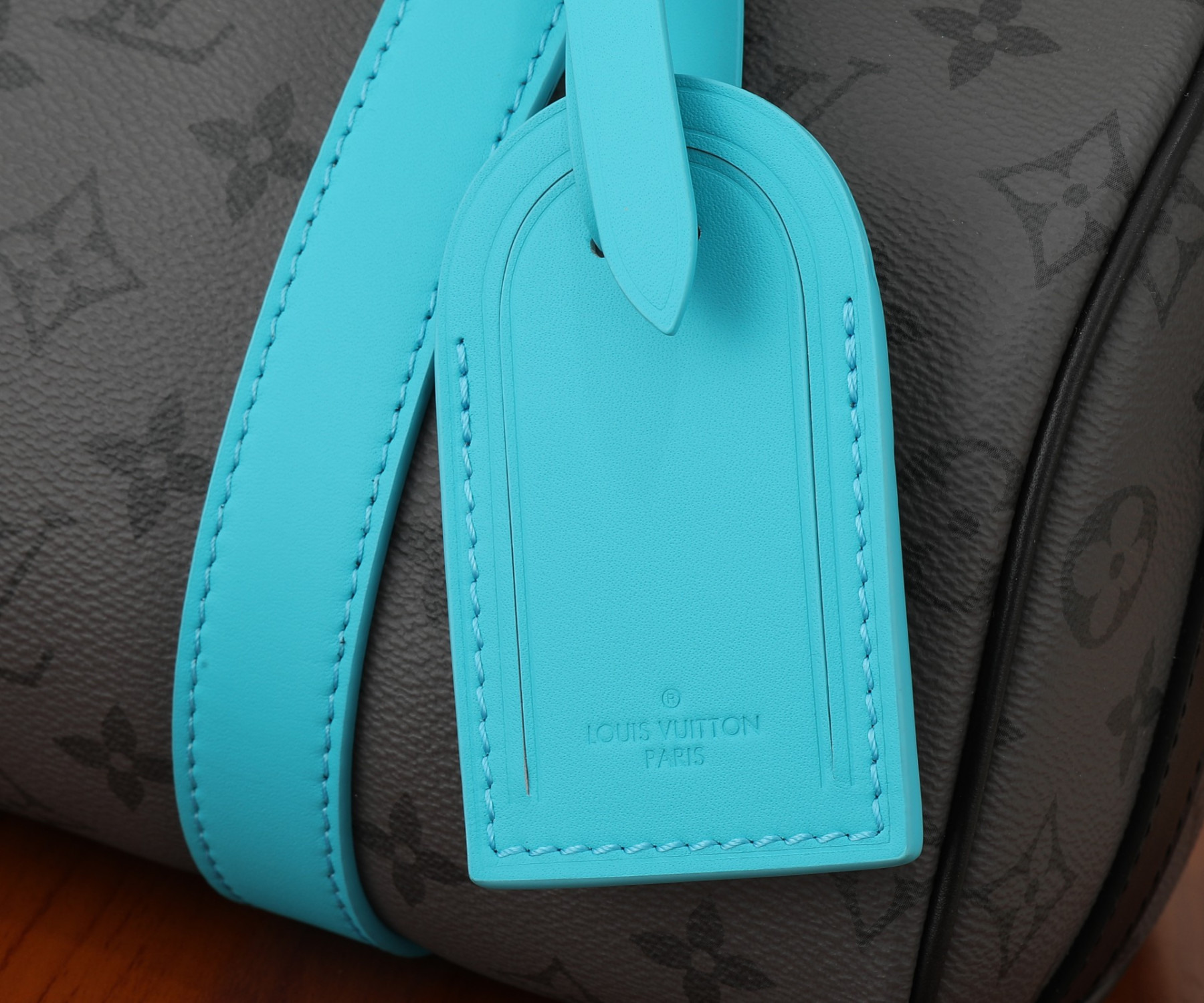 LV Keepall Bandoulière 25 M11645 9.8 x 5.9 x 4.3 inches