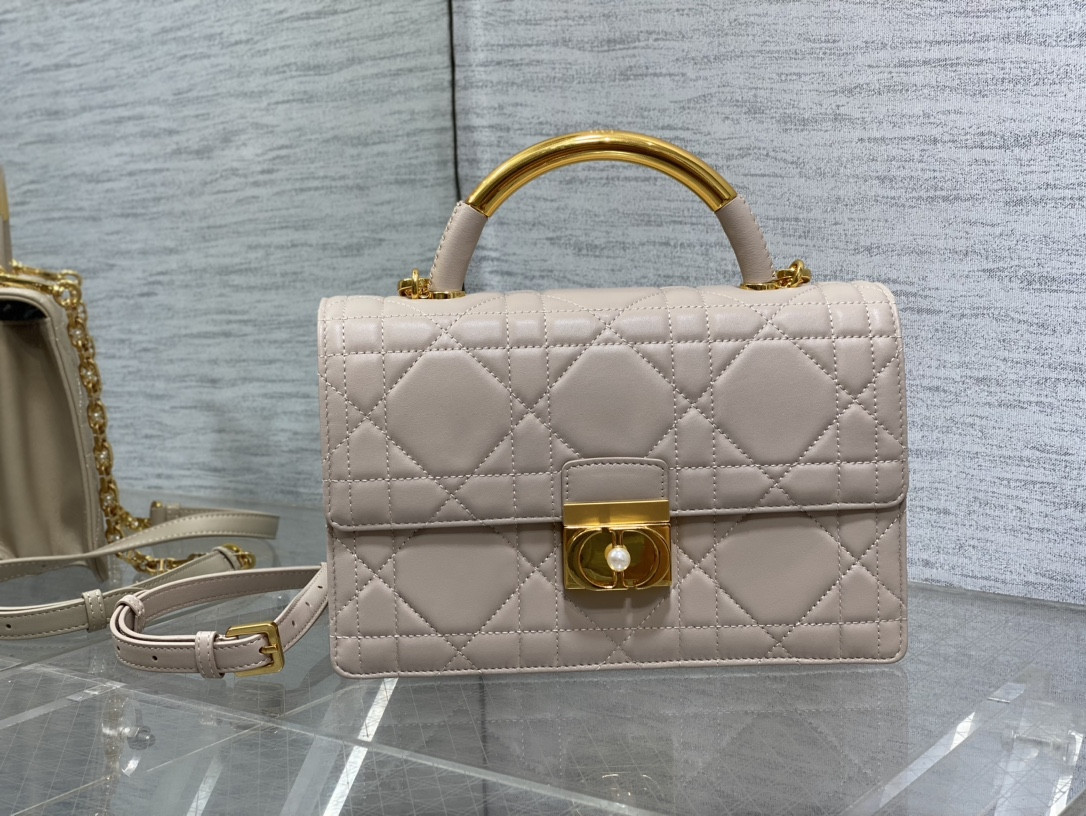 D10r Medium D10r Ange Bag Pink Latte Macrocannage Calfskin 26 x 17 x 9 cm