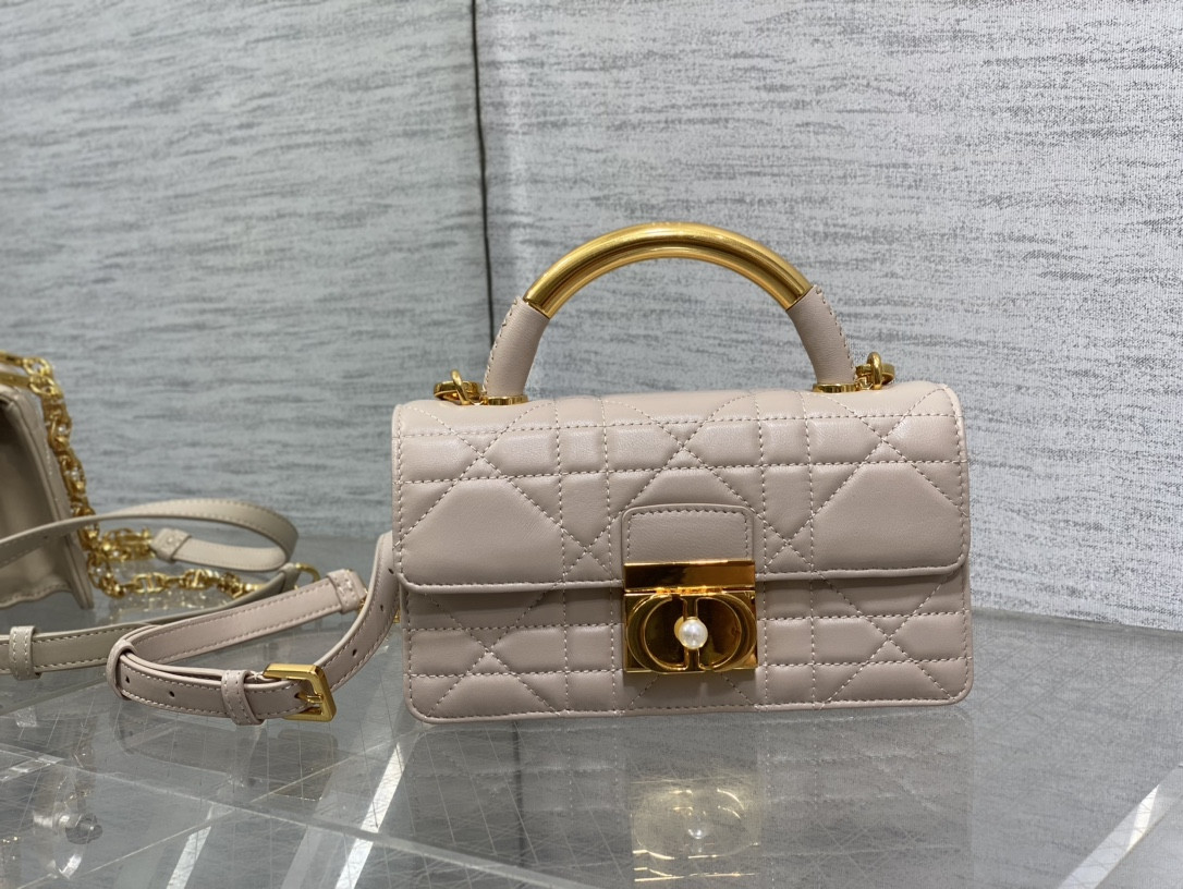 D10r Small Ange Bag Pink Latte Macrocannage Calfskin 20 x 12 x 5 cm