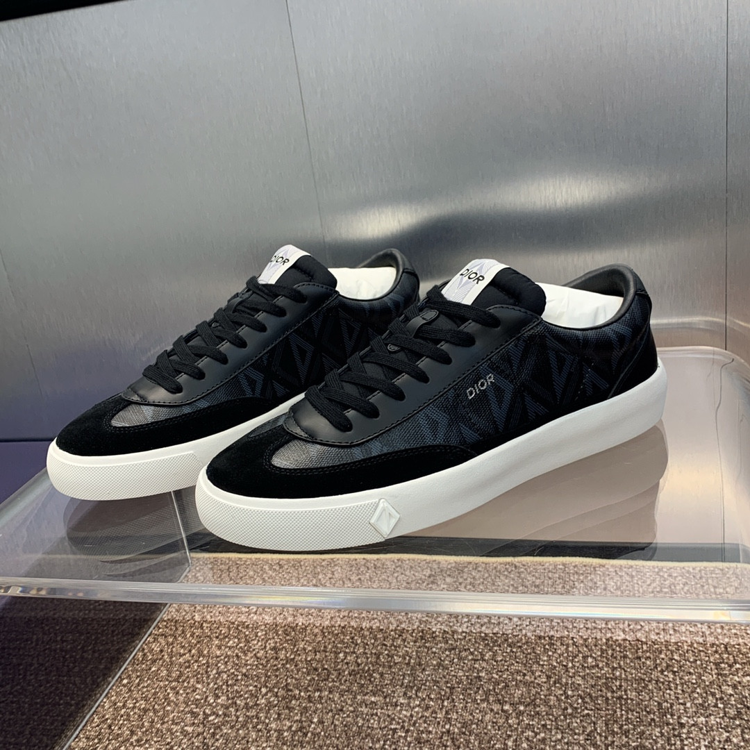 UA D10r B101 Sneaker