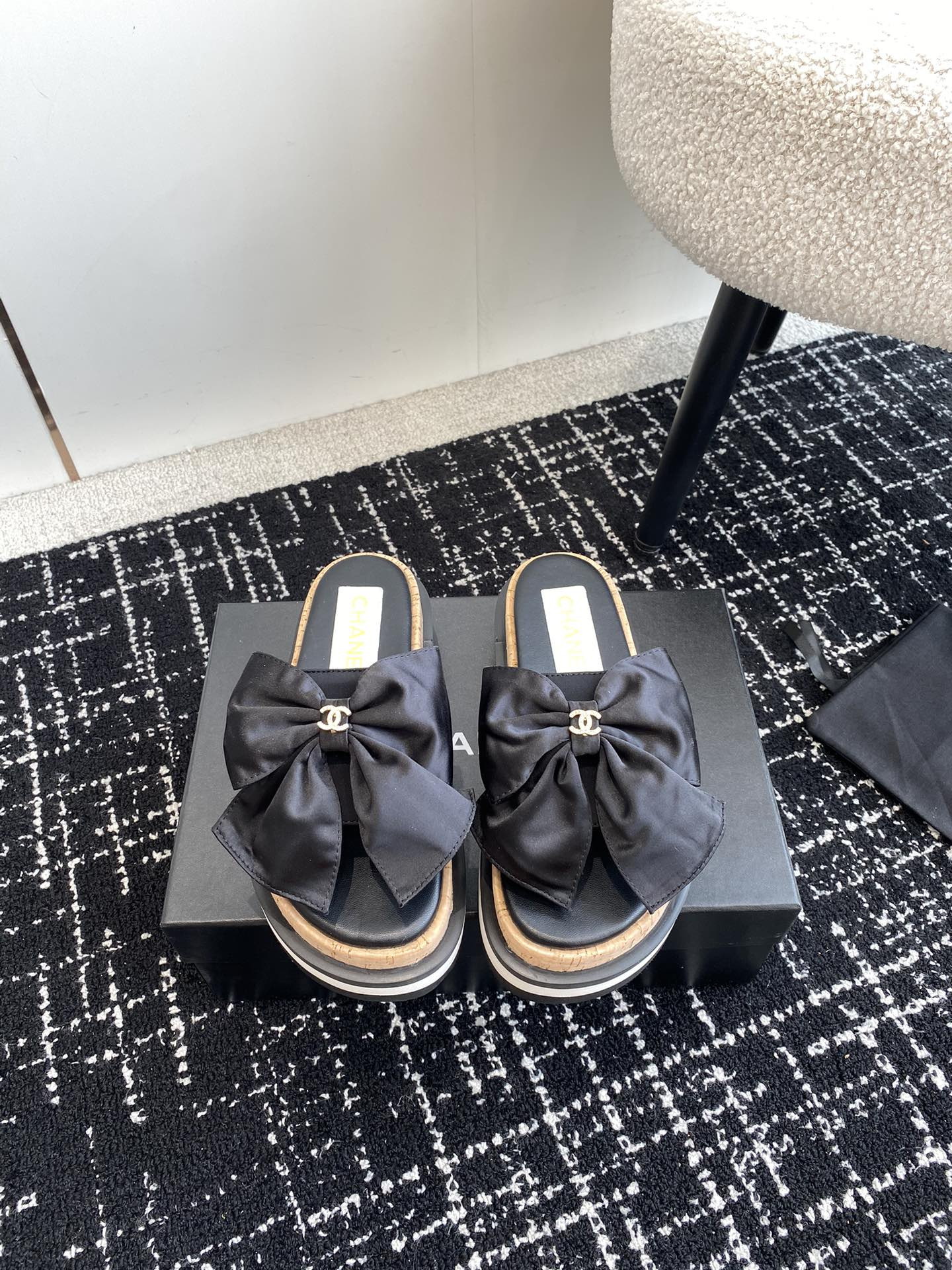 UA Ch**el PLATFORM SLIDES