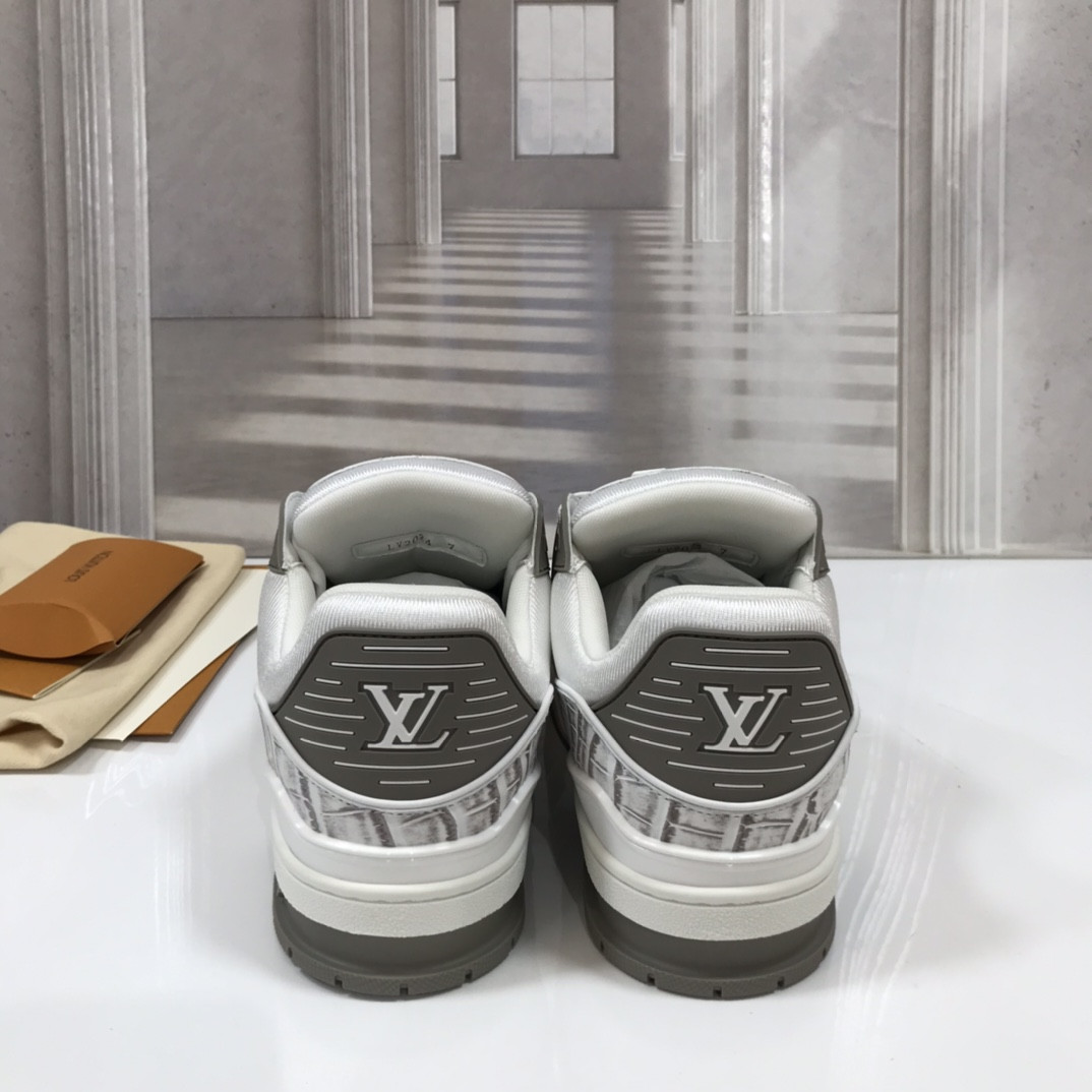 UA LV Trainer Sneaker