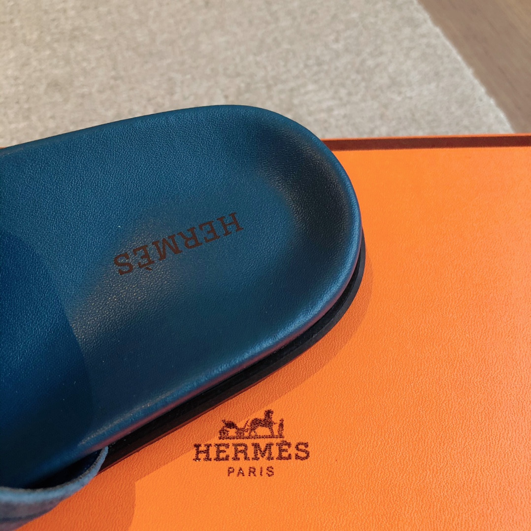 UA H**me5 Empire Sandal