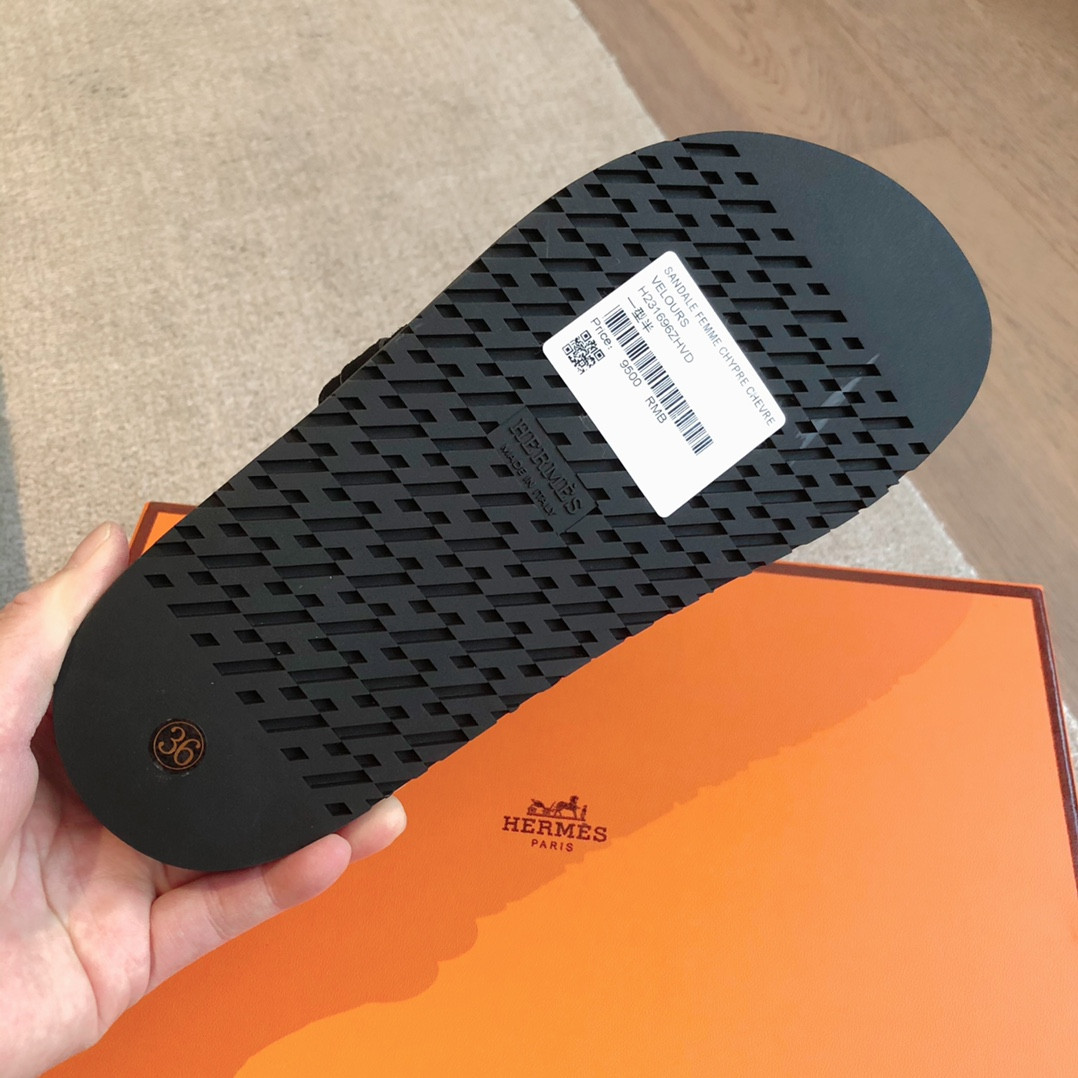 UA H**me5 Empire Sandal
