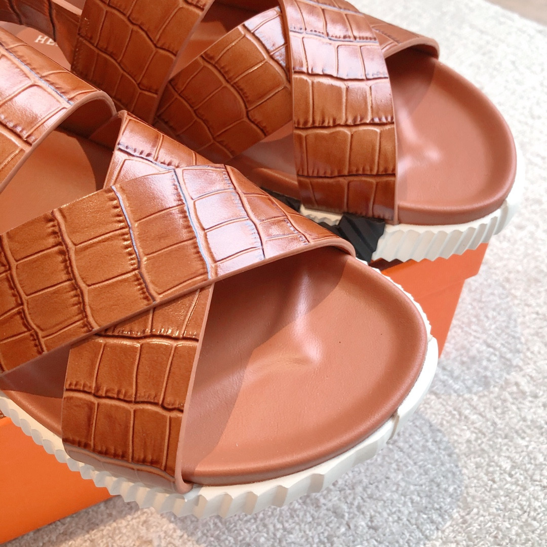 UA H**me5 Electric sandal