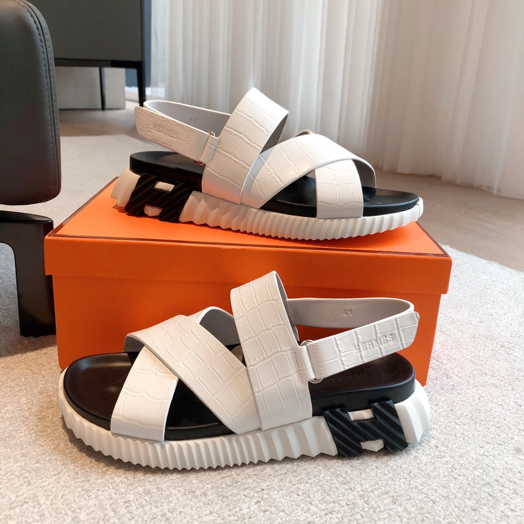 UA H**me5 Electric sandal