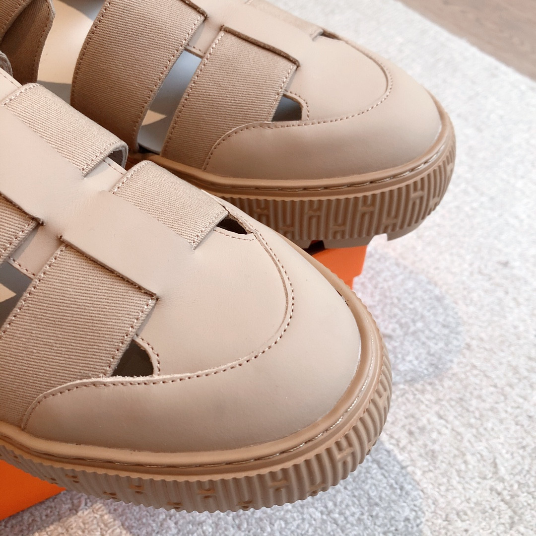 UA H**me5 Item sandal