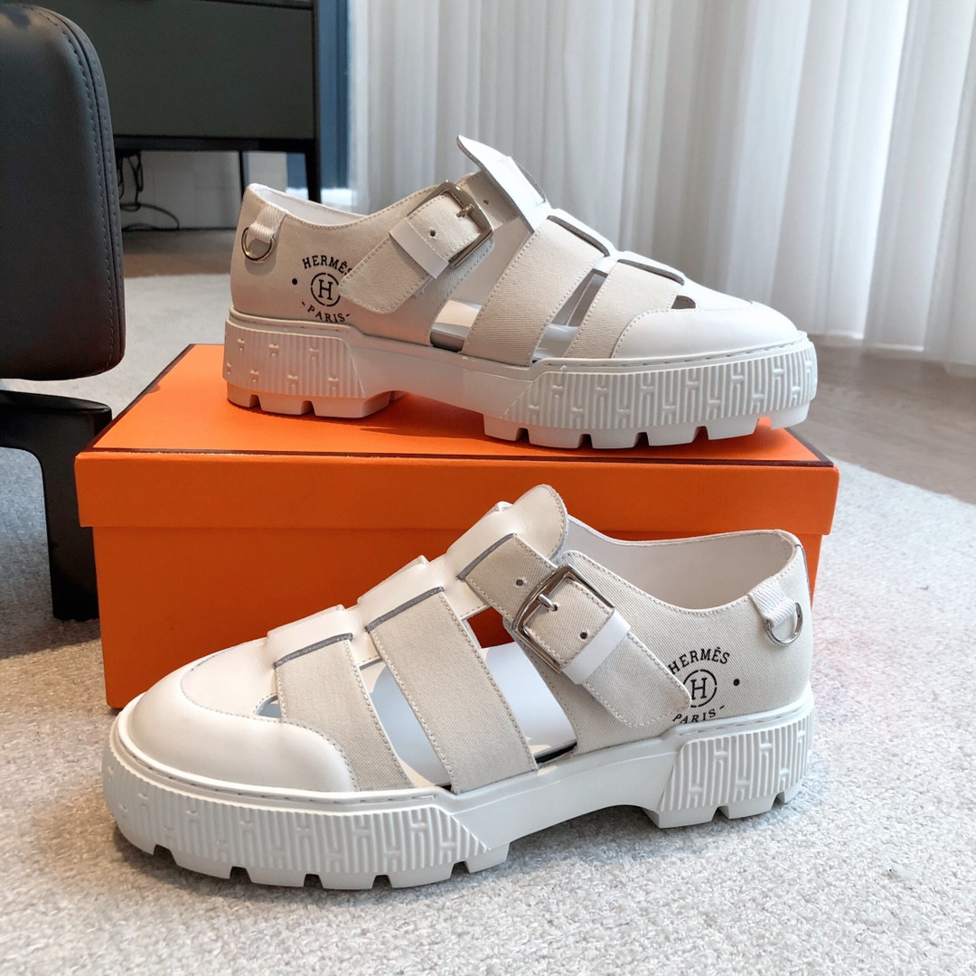 UA H**me5 Item sandal